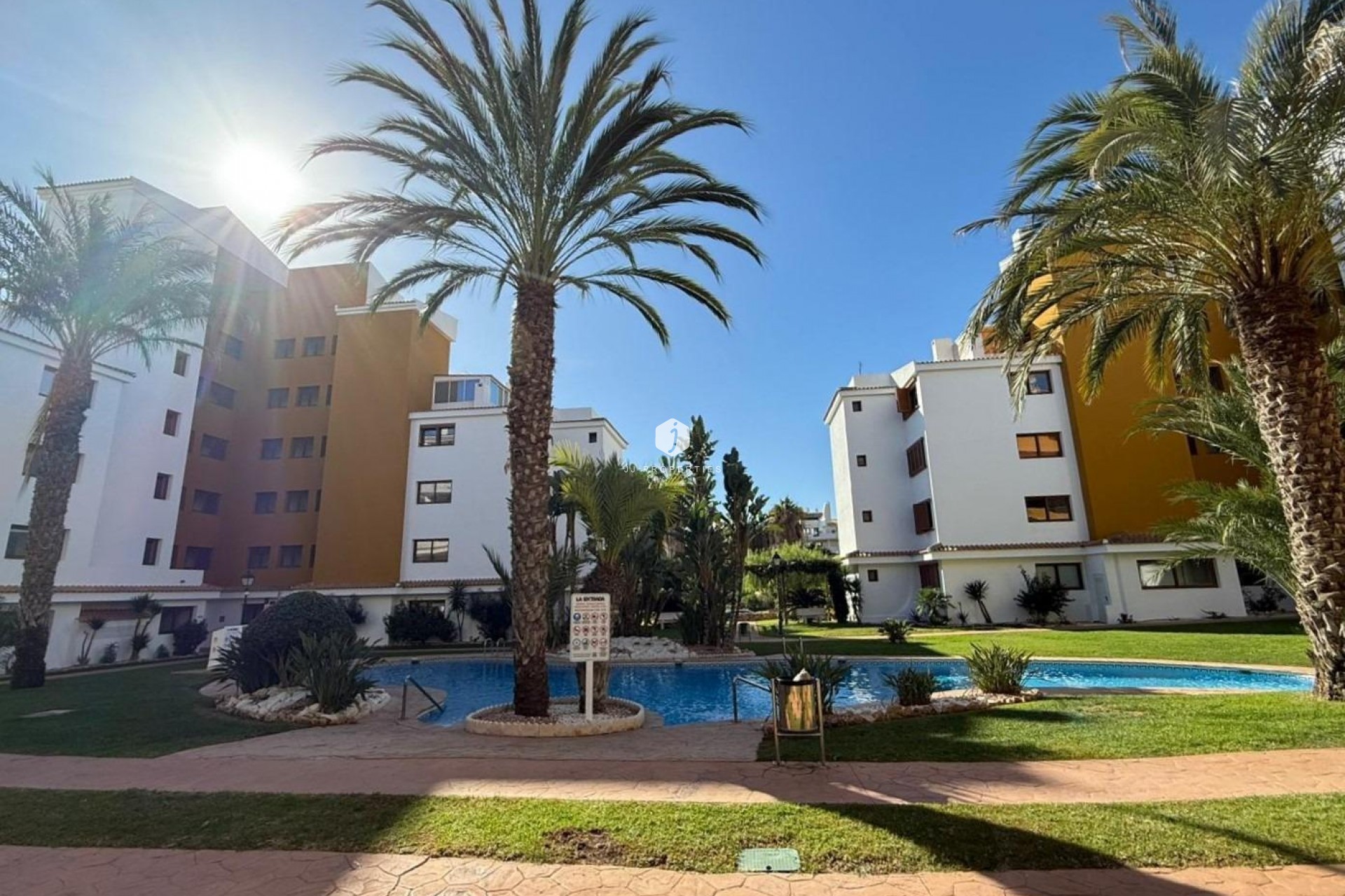 D'occasion - Appartement -
Torrevieja - Punta prima