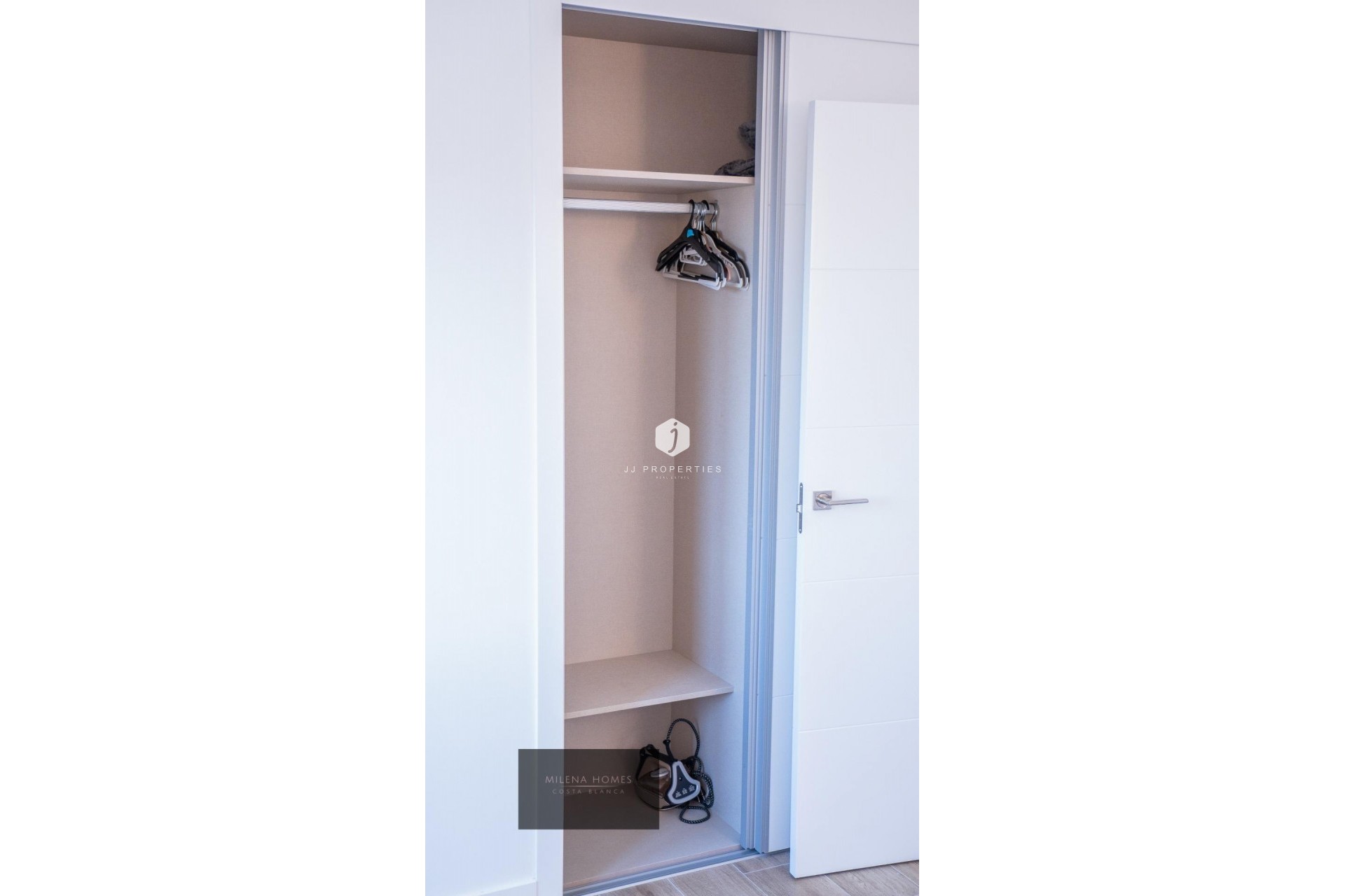 D'occasion - Appartement -
Torrevieja - Punta prima