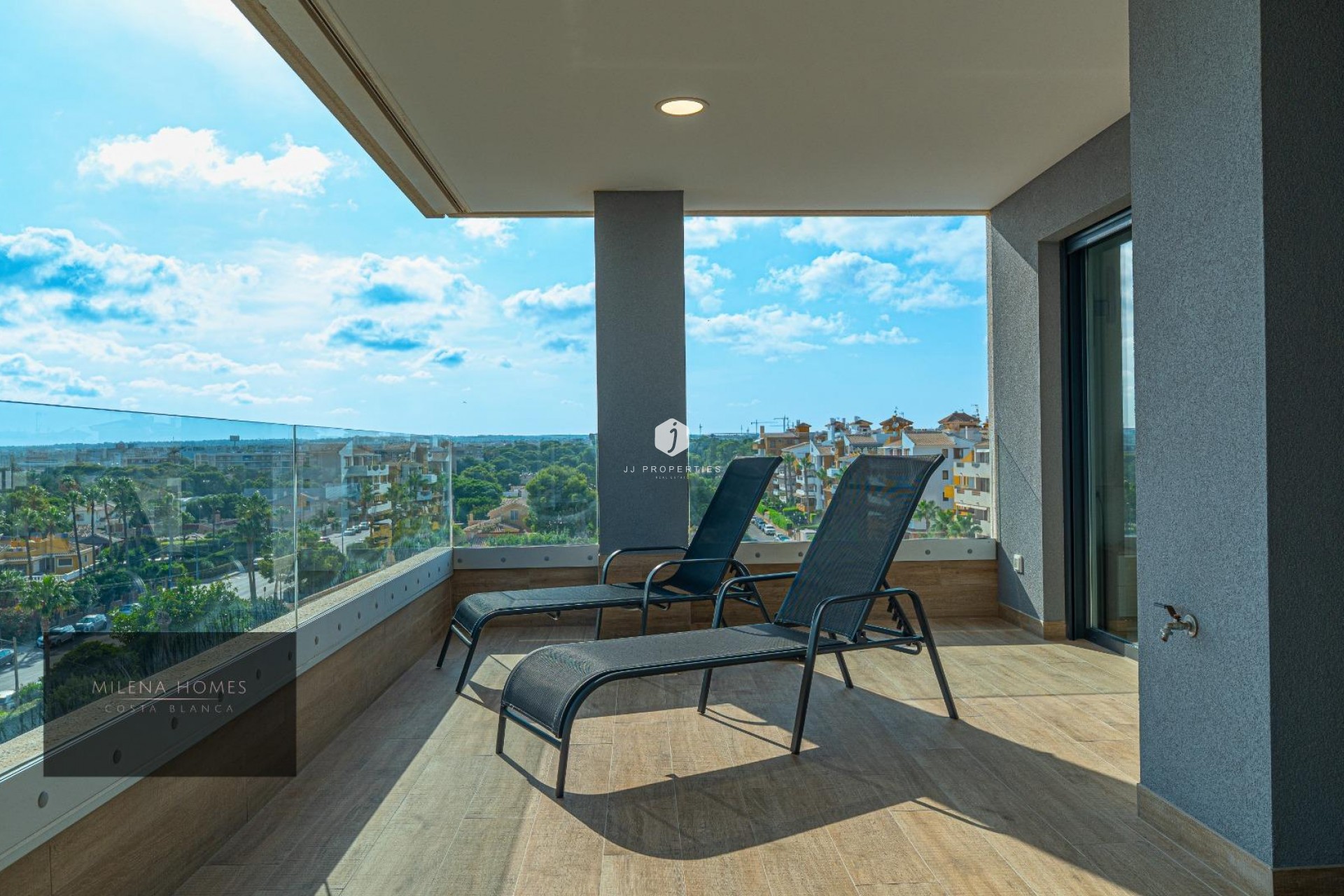 D'occasion - Appartement -
Torrevieja - Punta prima