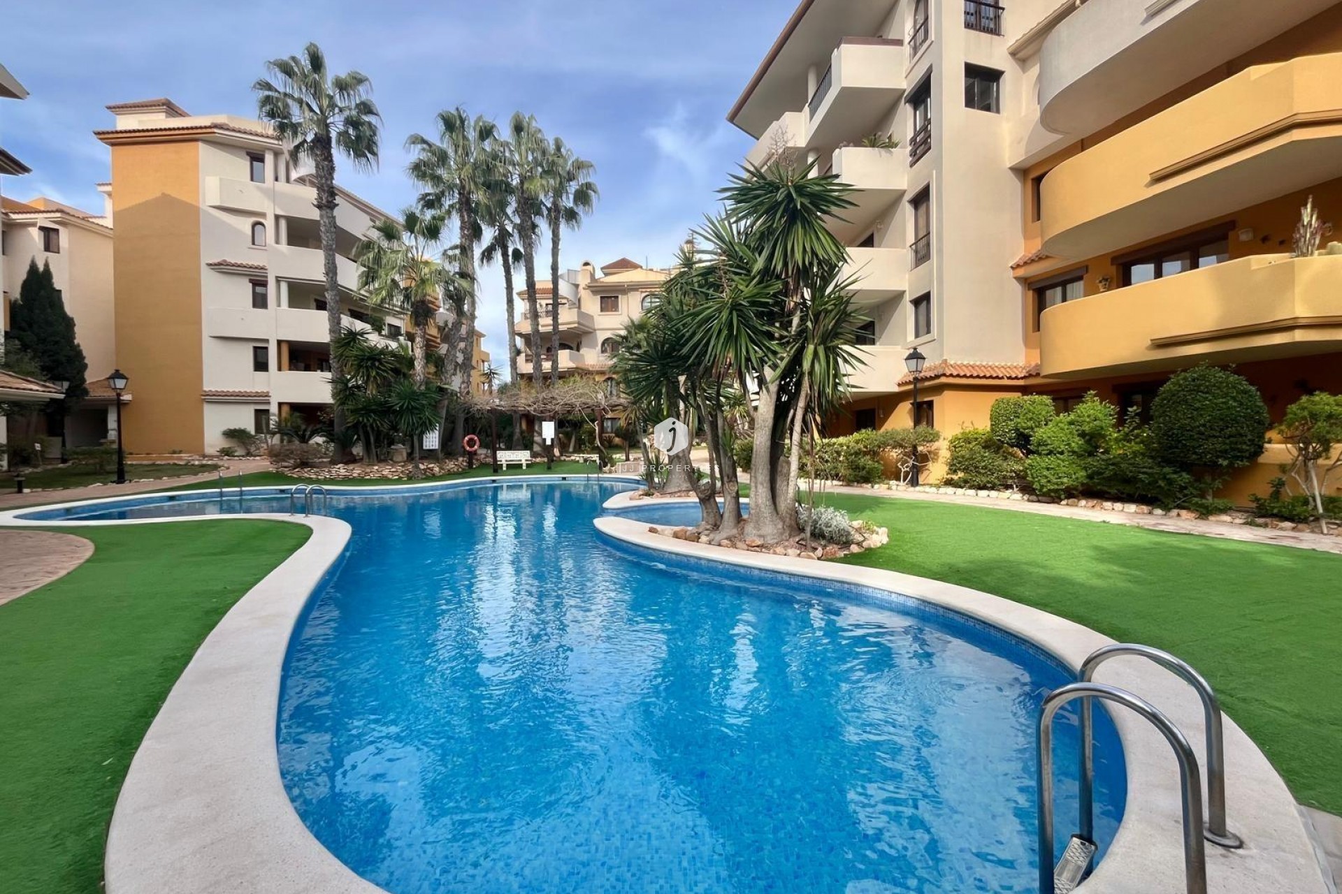 D'occasion - Appartement -
Torrevieja - Punta prima