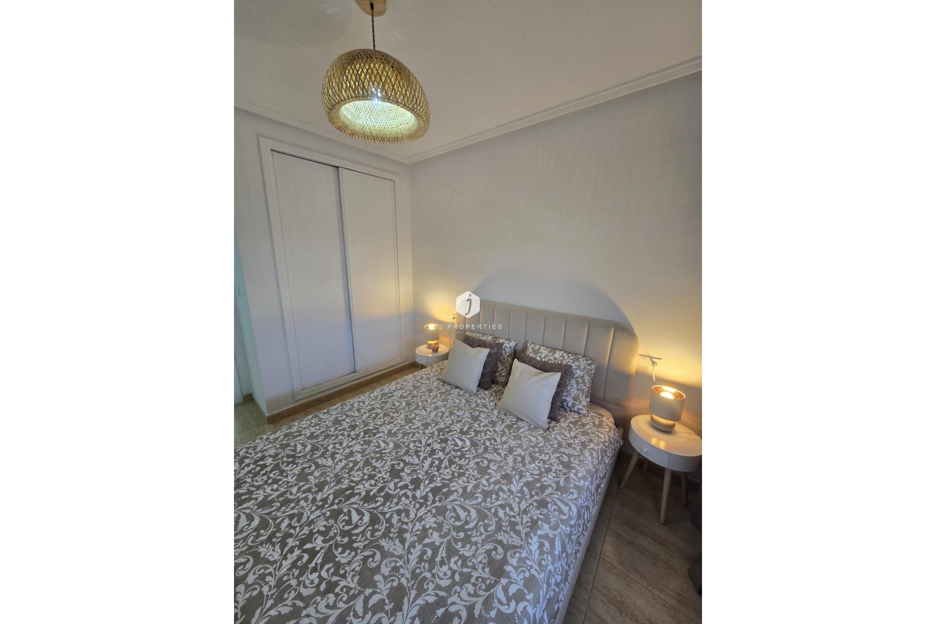 D'occasion - Appartement -
Torrevieja - Torreblanca