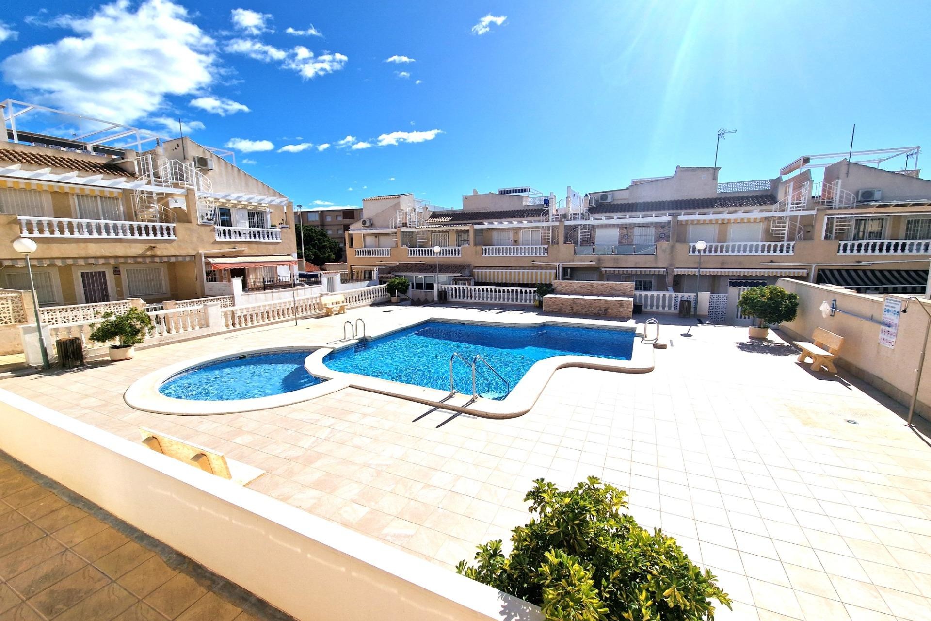 D'occasion - Appartement -
Torrevieja - Torrejón