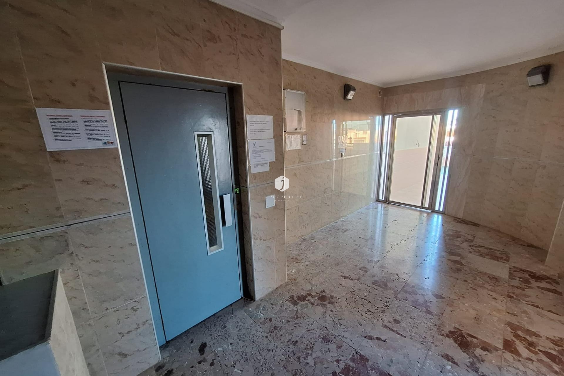 D'occasion - Appartement -
Torrevieja - Torrejón