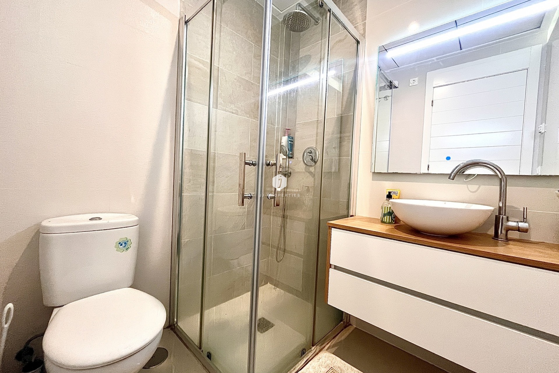 D'occasion - Attique -
Los Dolses - Inland