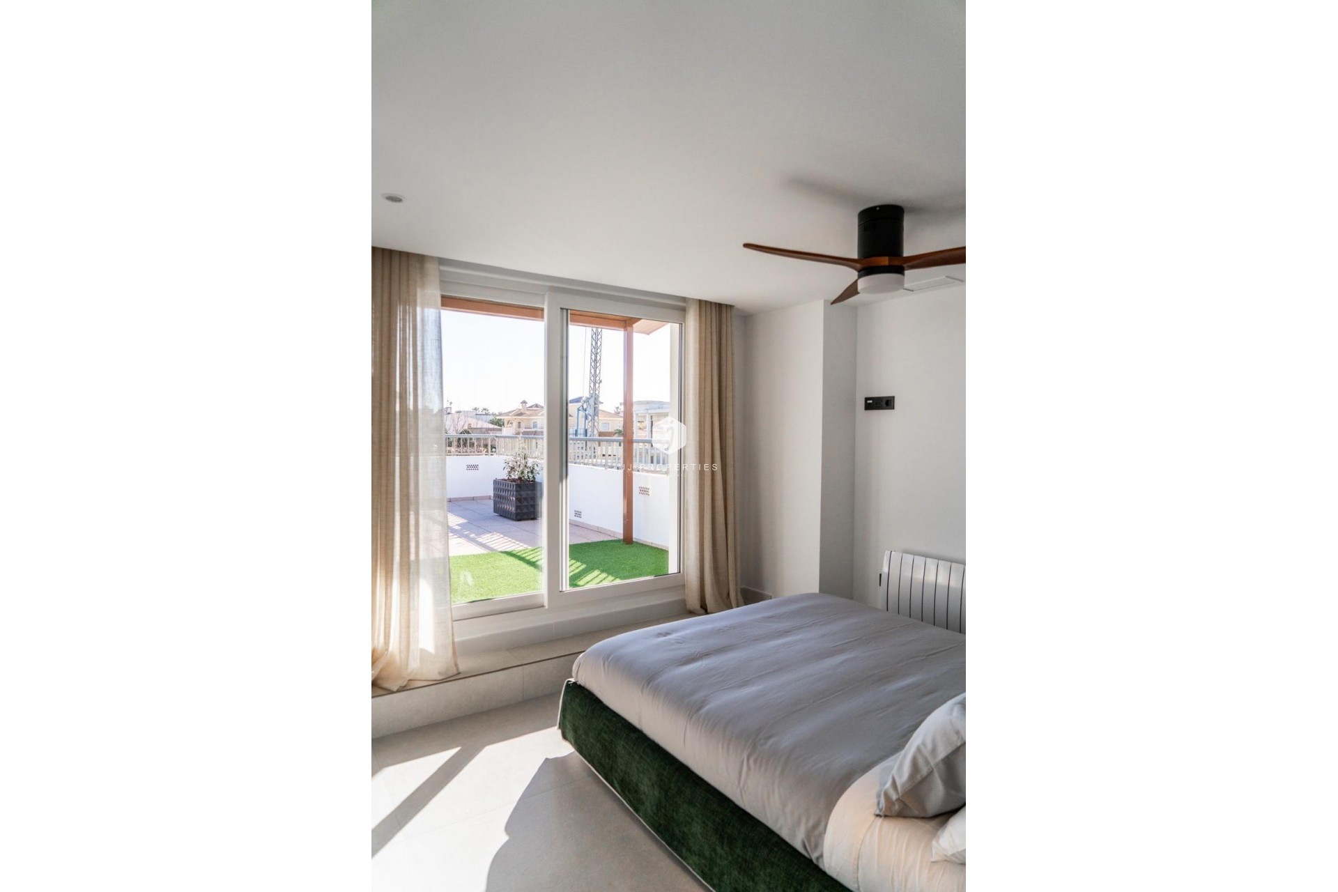 D'occasion - Attique -
Orihuela Costa - La Regia