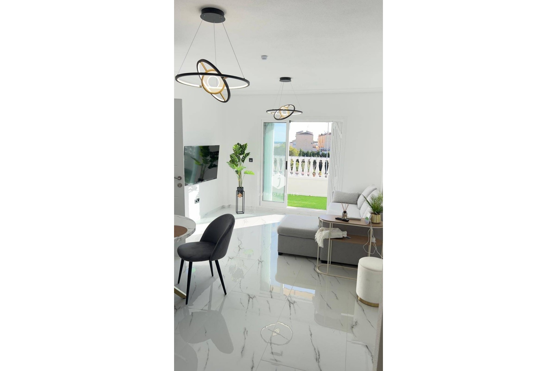 D'occasion - Attique -
Orihuela Costa - La Zenia