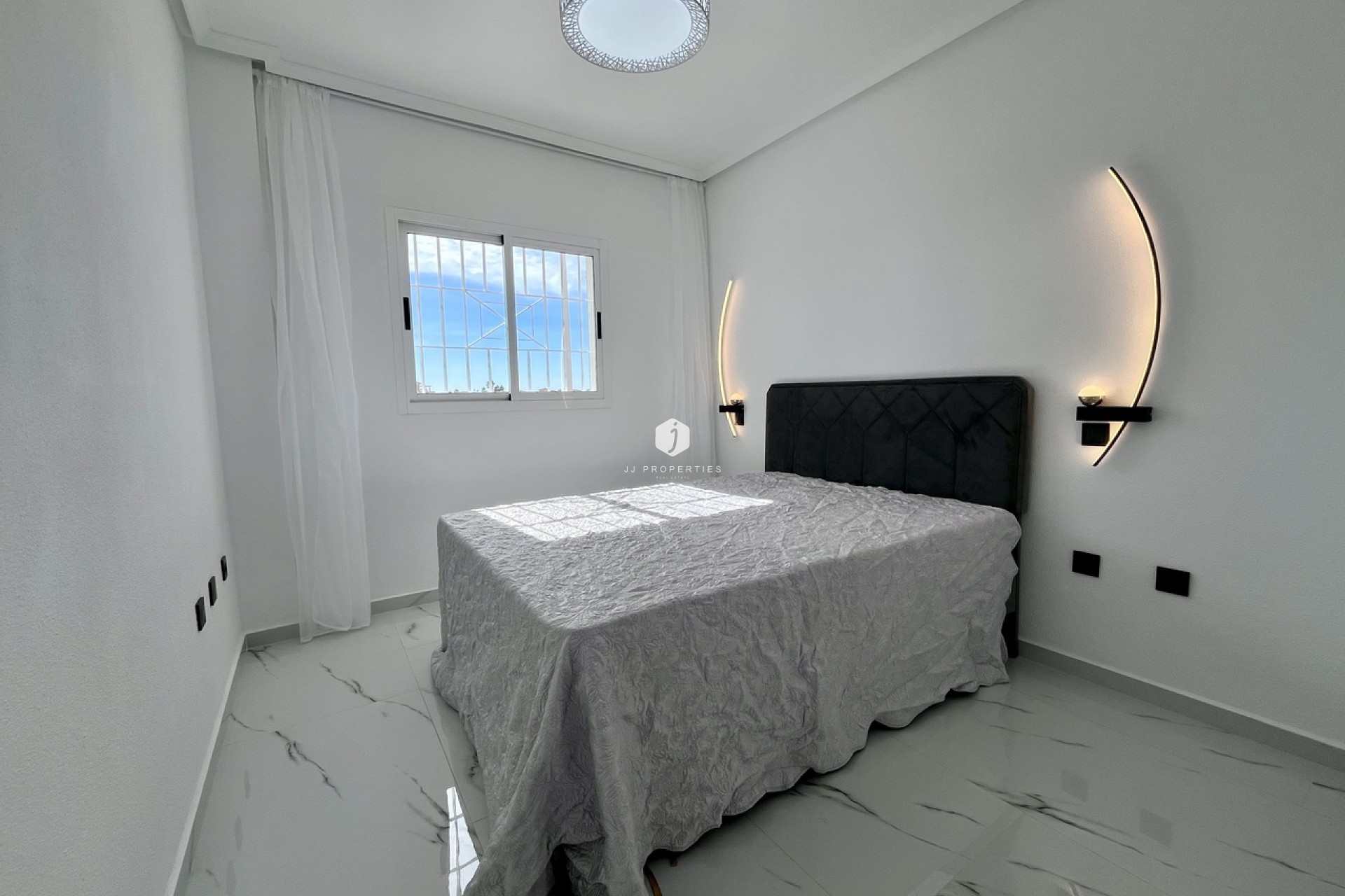 D'occasion - Attique -
Playa Flamenca - Costa Blanca