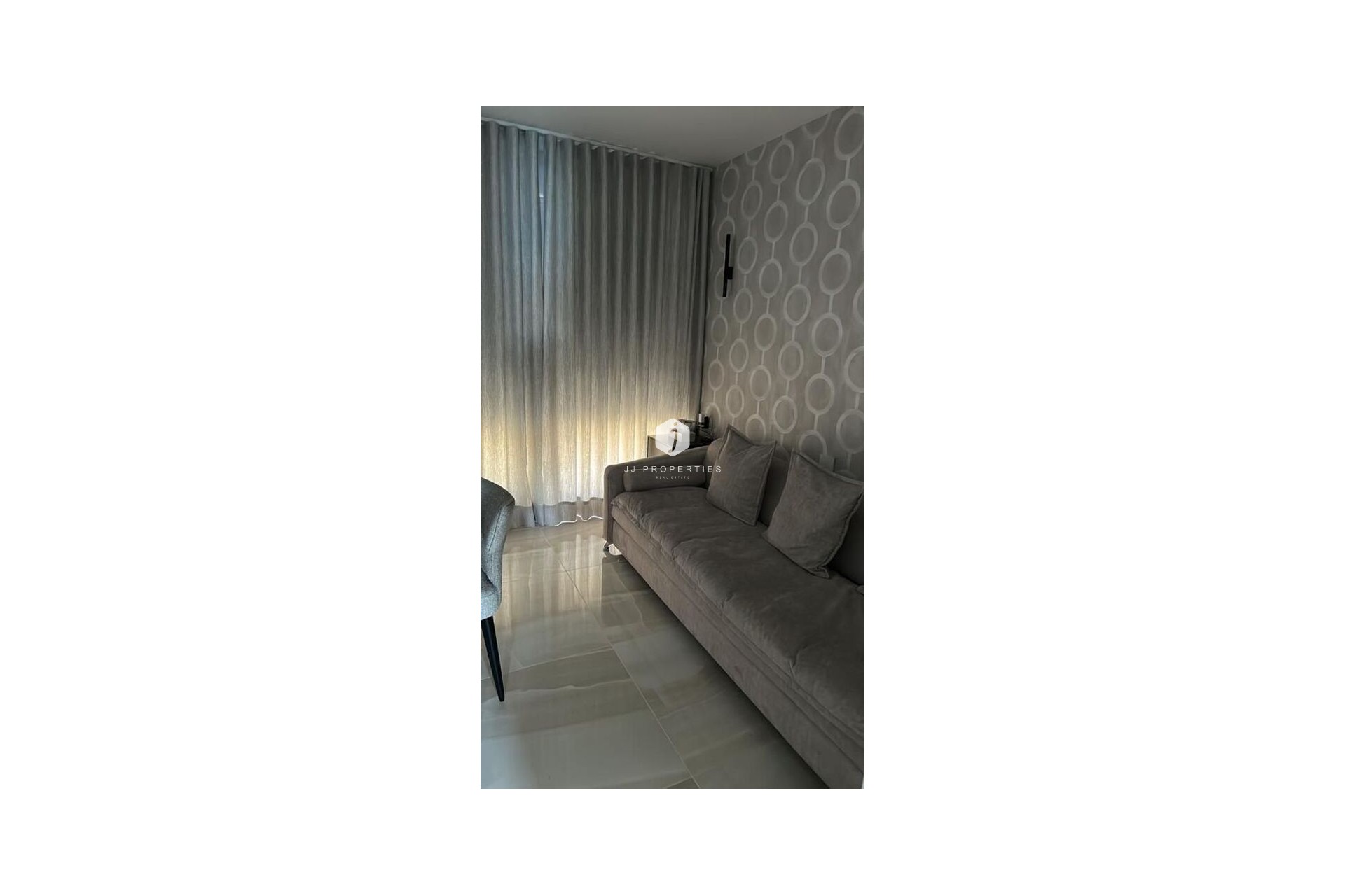 D'occasion - Attique -
Punta Prima - Costa Blanca