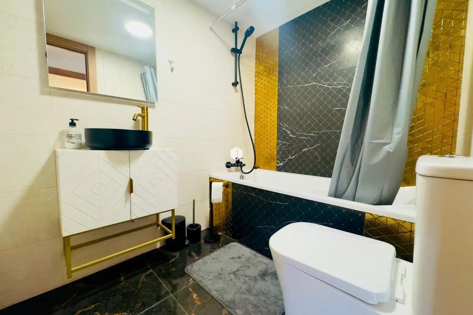 D'occasion - Attique -
Torrevieja - Acequion