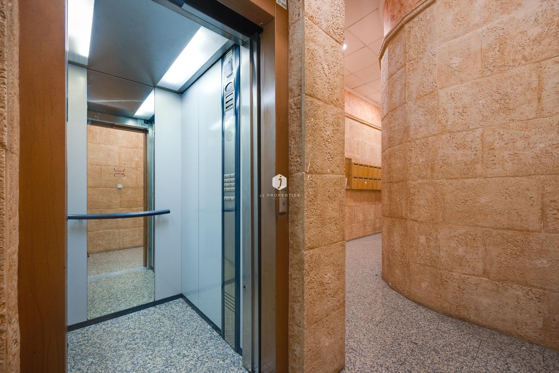 D'occasion - Attique -
Torrevieja - Centro