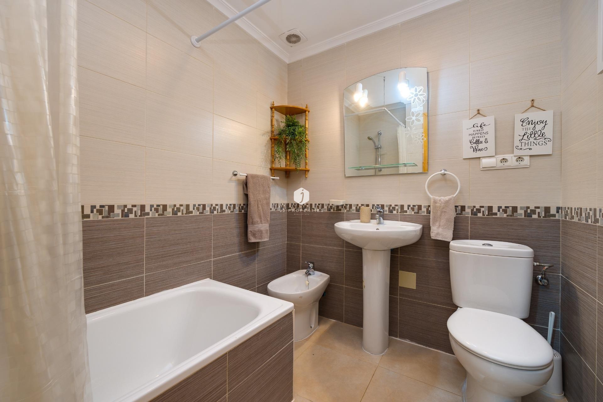 D'occasion - Attique -
Torrevieja - Centro
