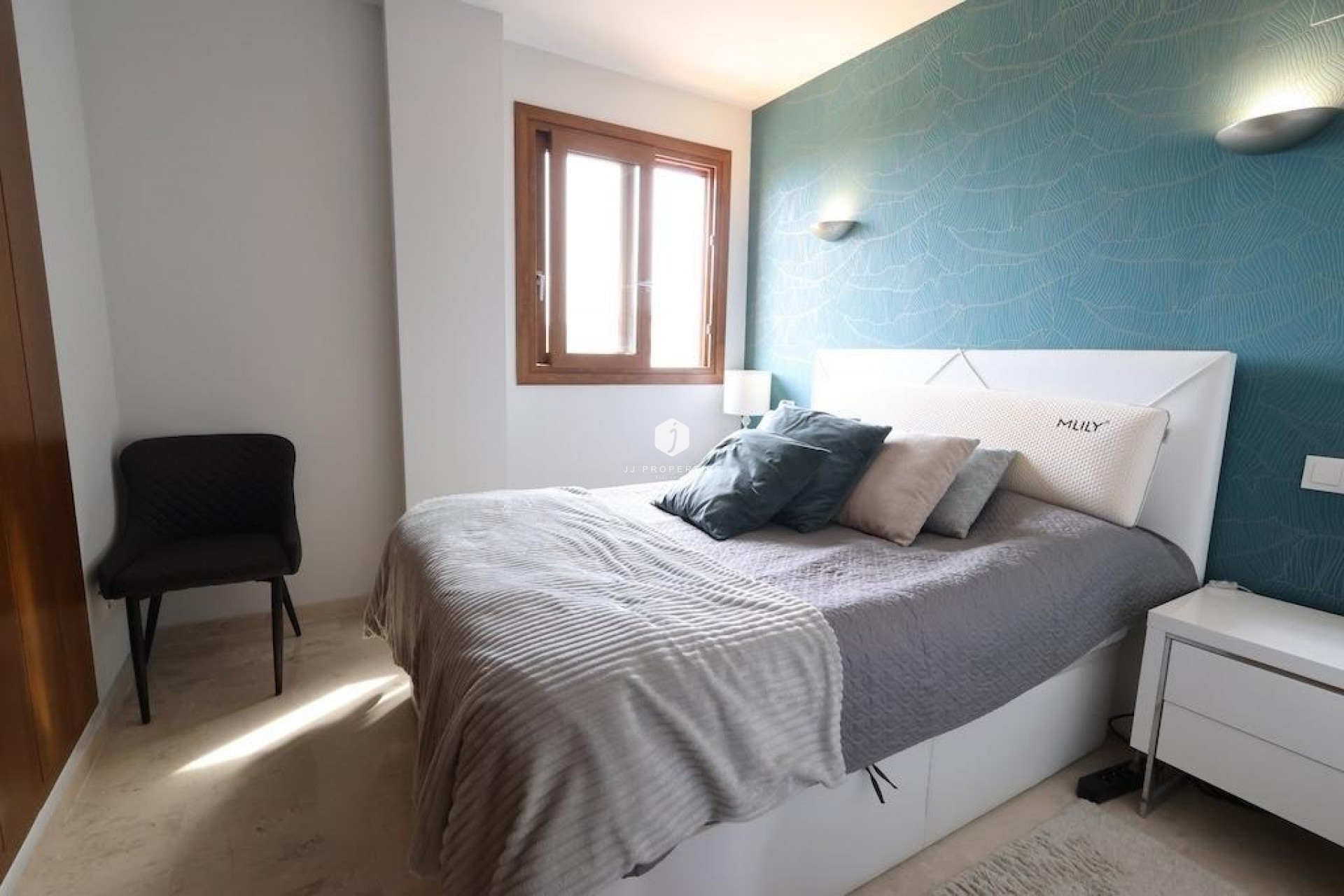 D'occasion - Attique -
Torrevieja - Costa Blanca