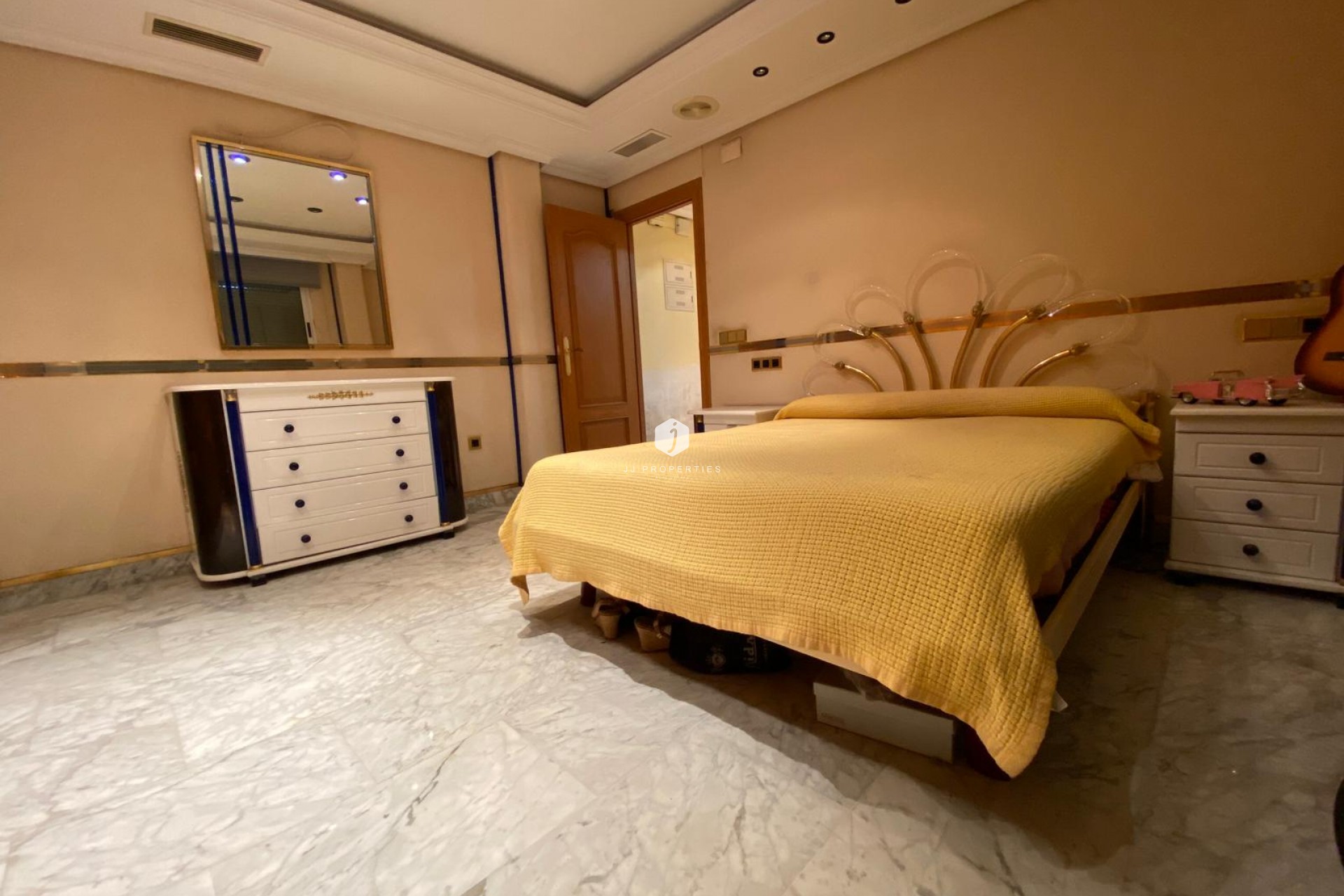 D'occasion - Attique -
Torrevieja - Costa Blanca