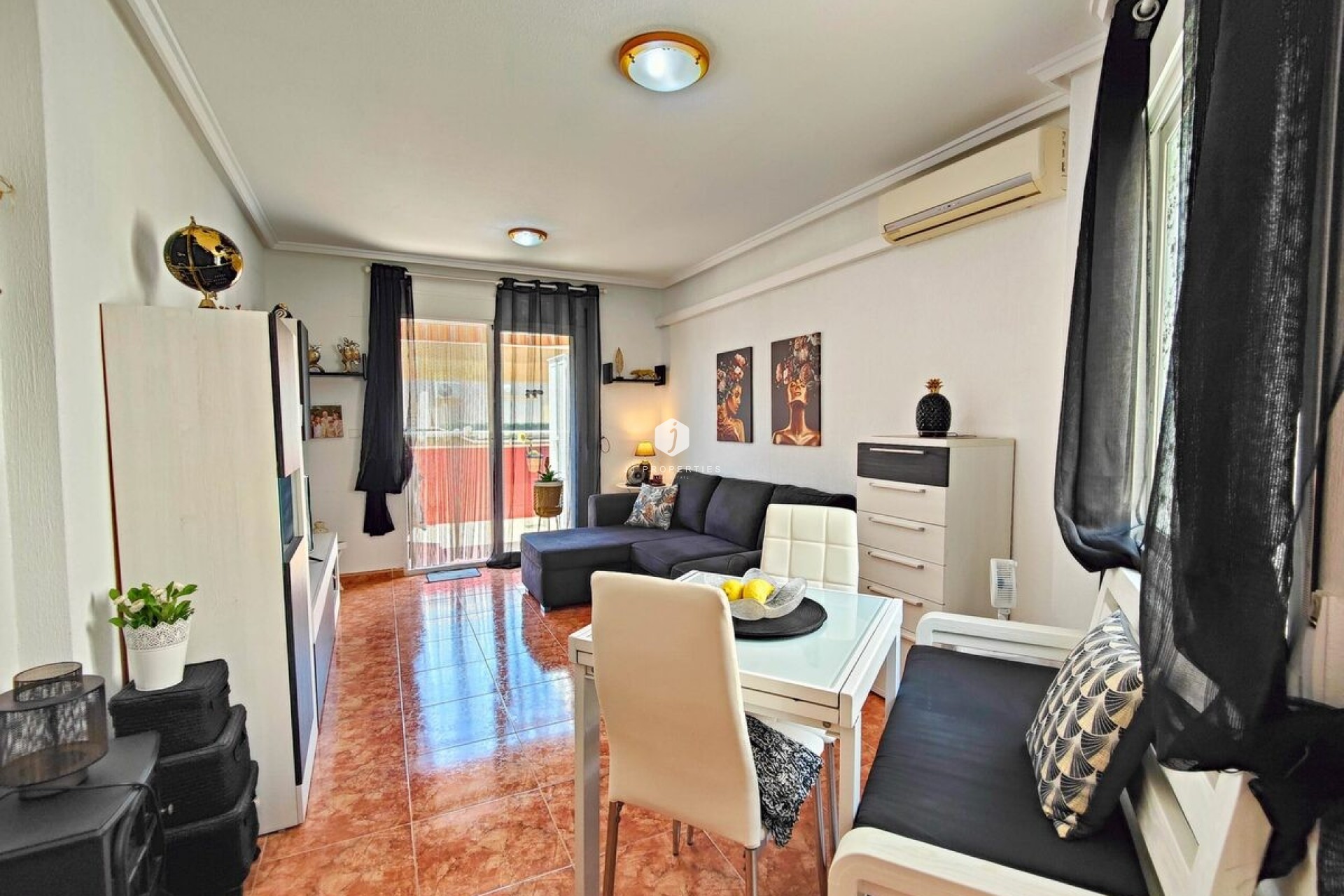 D'occasion - Attique -
Torrevieja - Costa Blanca