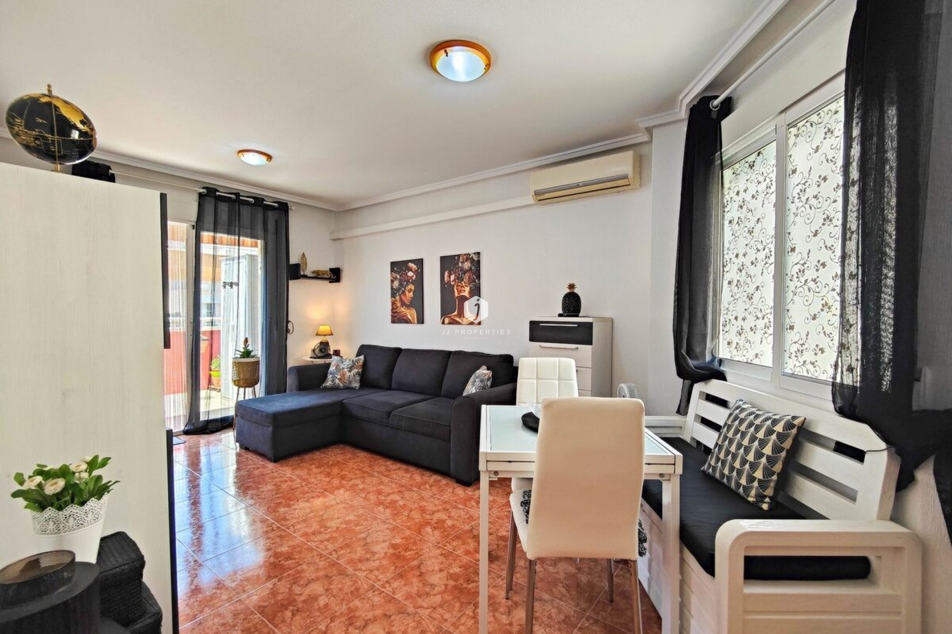 D'occasion - Attique -
Torrevieja - Costa Blanca