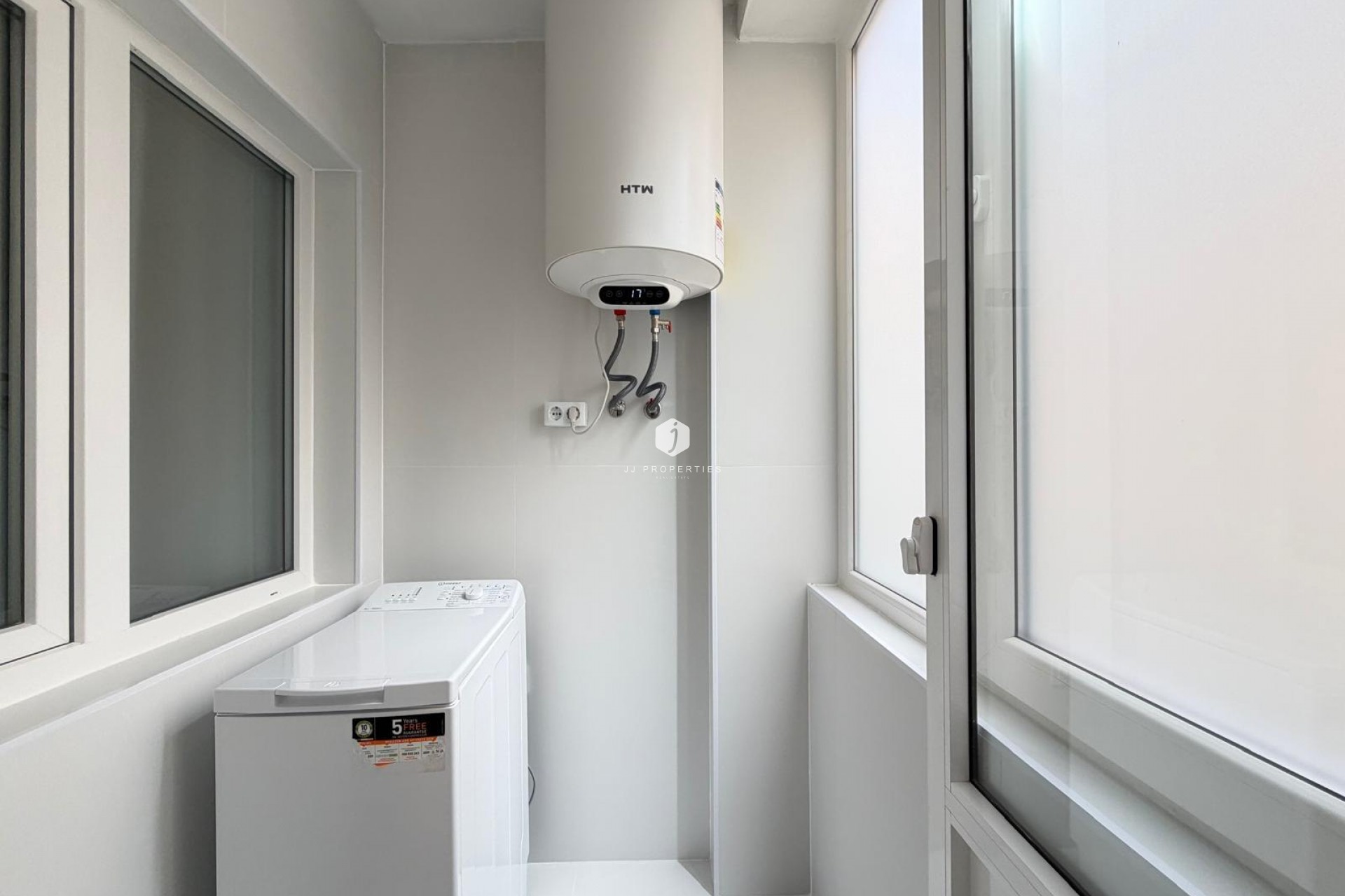 D'occasion - Attique -
Torrevieja - Estacion de autobuses