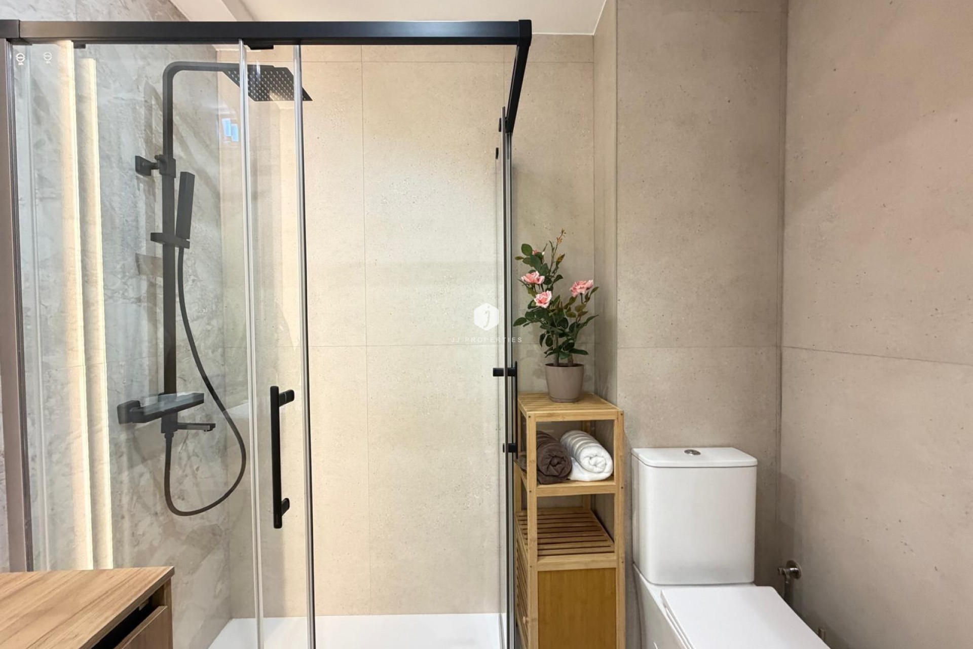 D'occasion - Attique -
Torrevieja - Estacion de autobuses