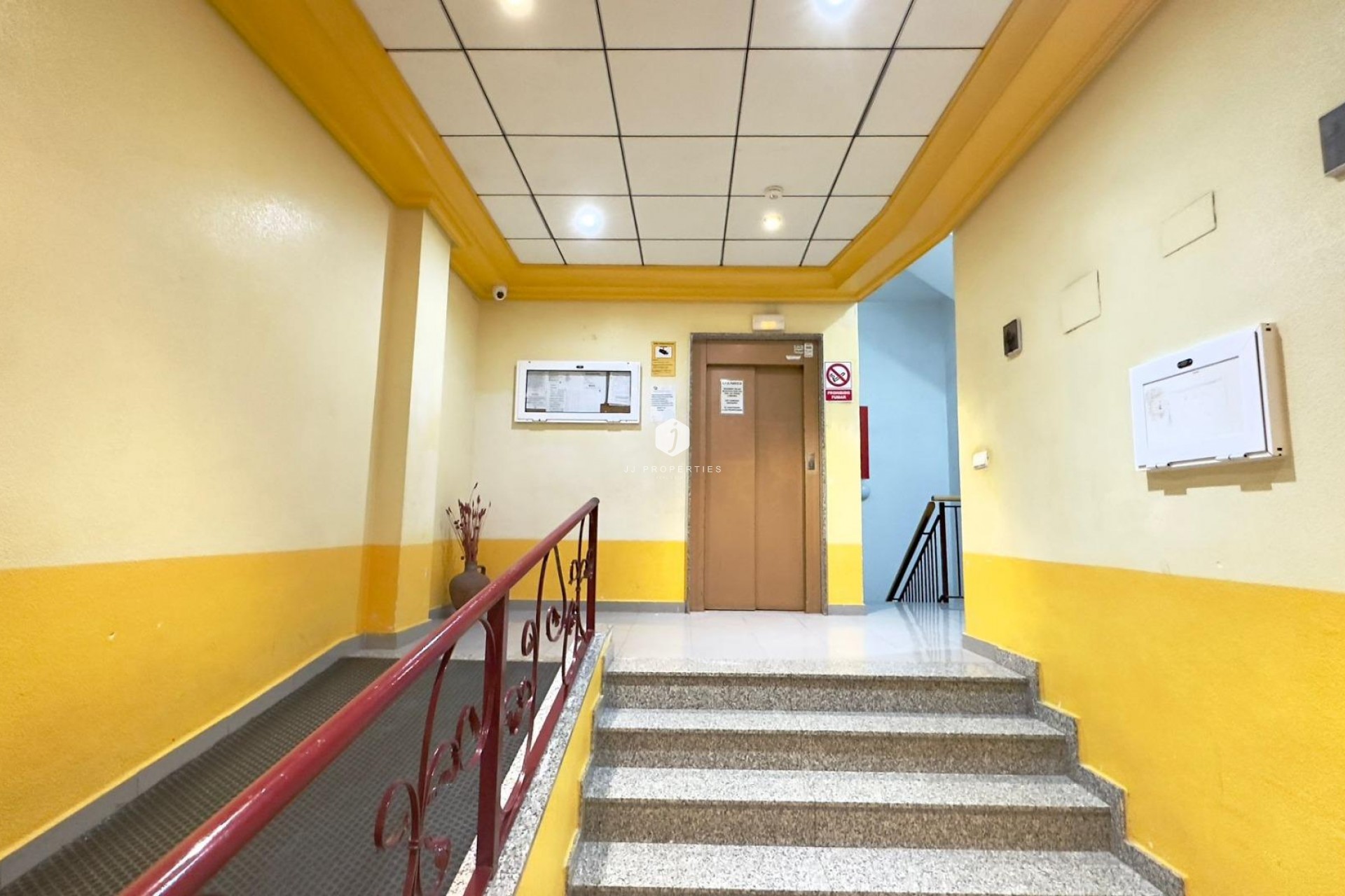 D'occasion - Attique -
Torrevieja - PARQUE DE LAS NACIONES