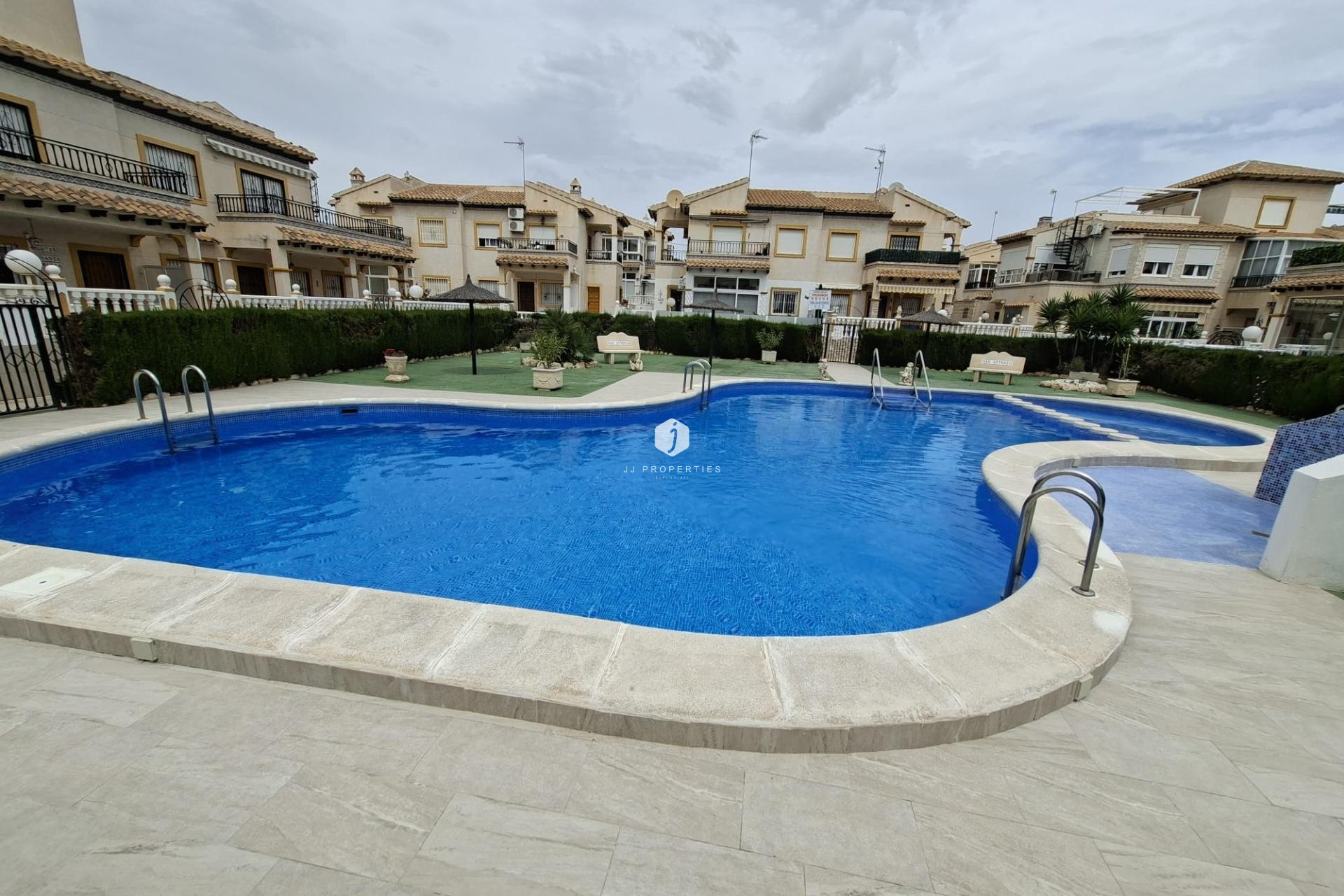 D'occasion - Bungalow -
Orihuela Costa - Punta Prima