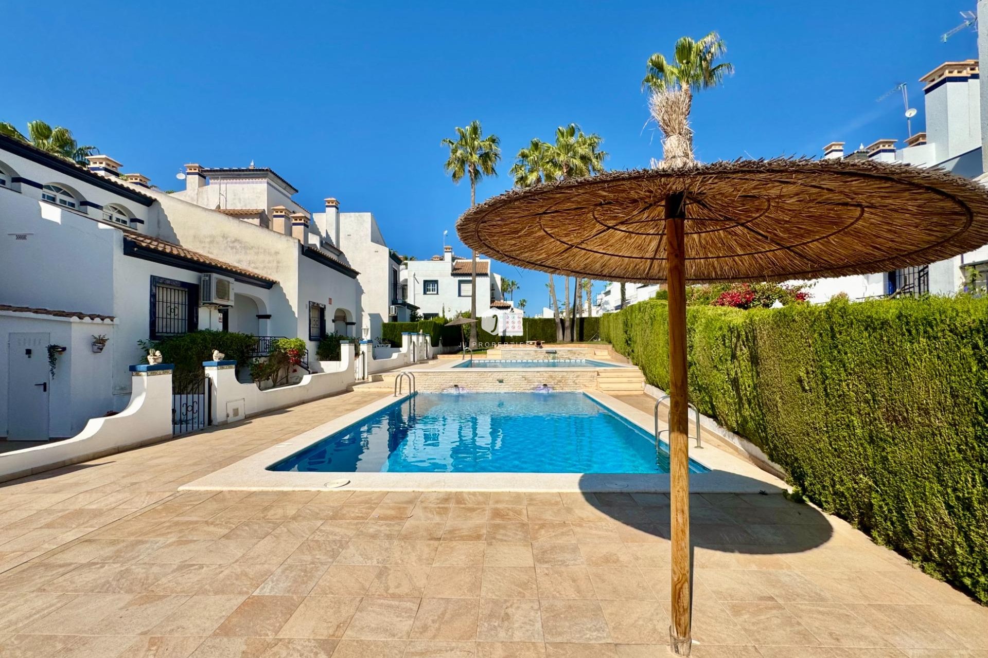 D'occasion - Bungalow -
Orihuela Costa - Villamartín-las Filipinas
