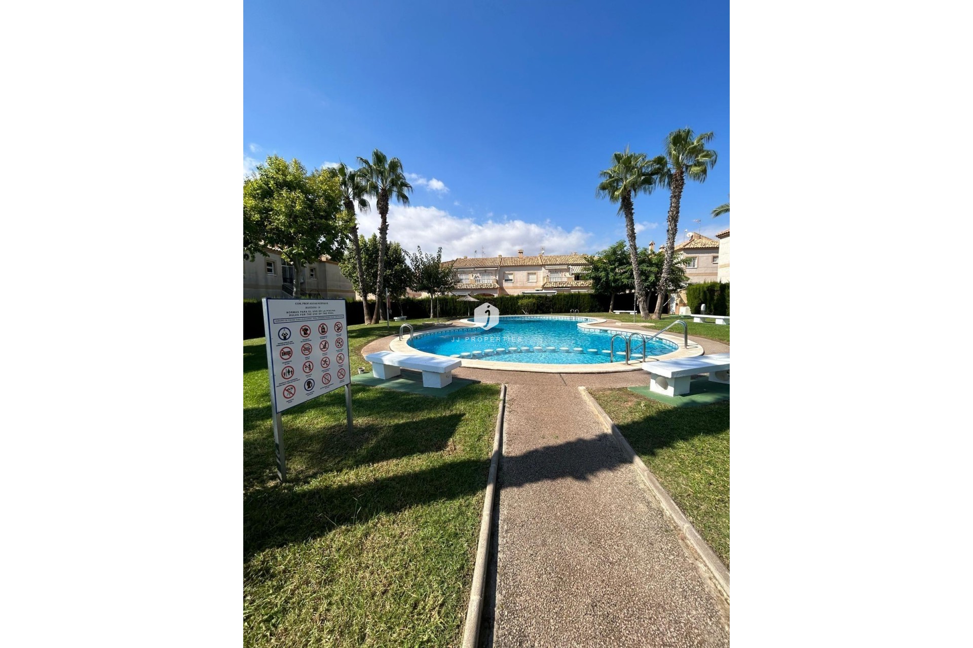 D'occasion - Bungalow -
Torrevieja - aguas nuevas