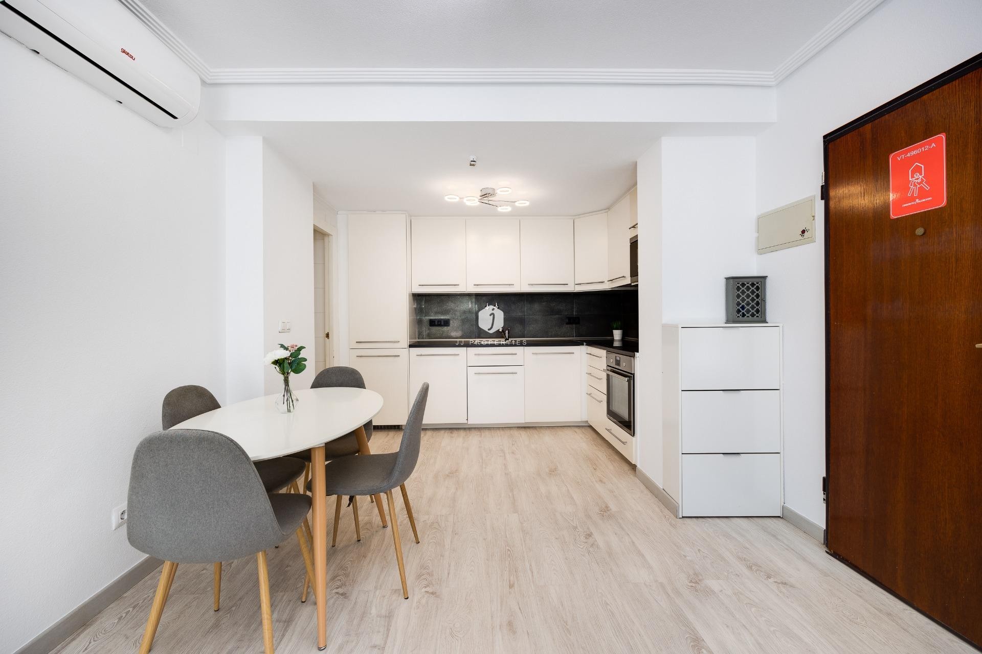 D'occasion - Bungalow -
Torrevieja - aguas nuevas