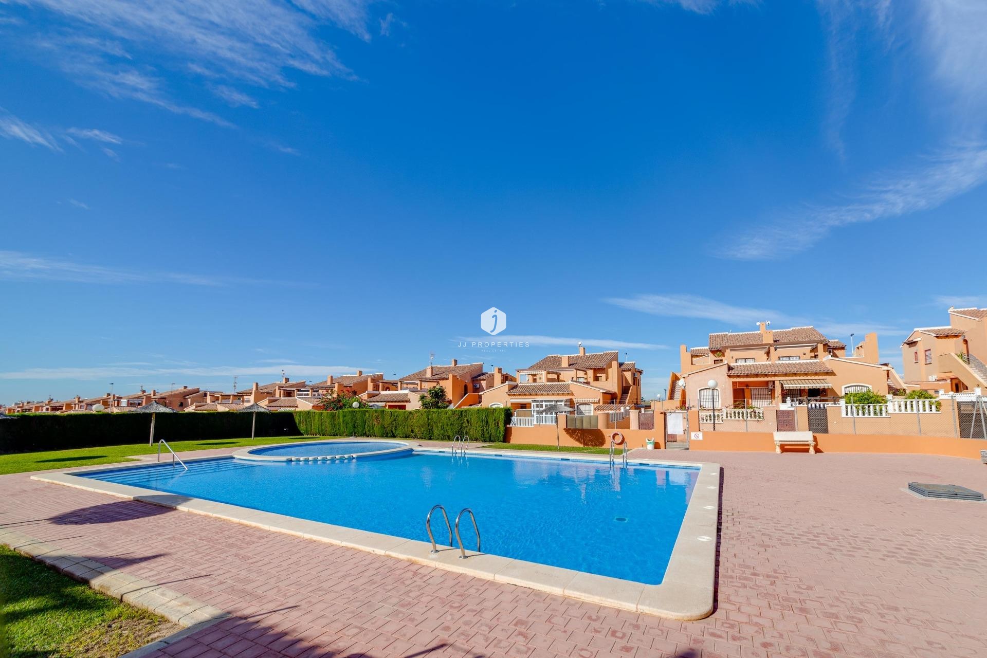 D'occasion - Bungalow -
Torrevieja - aguas nuevas