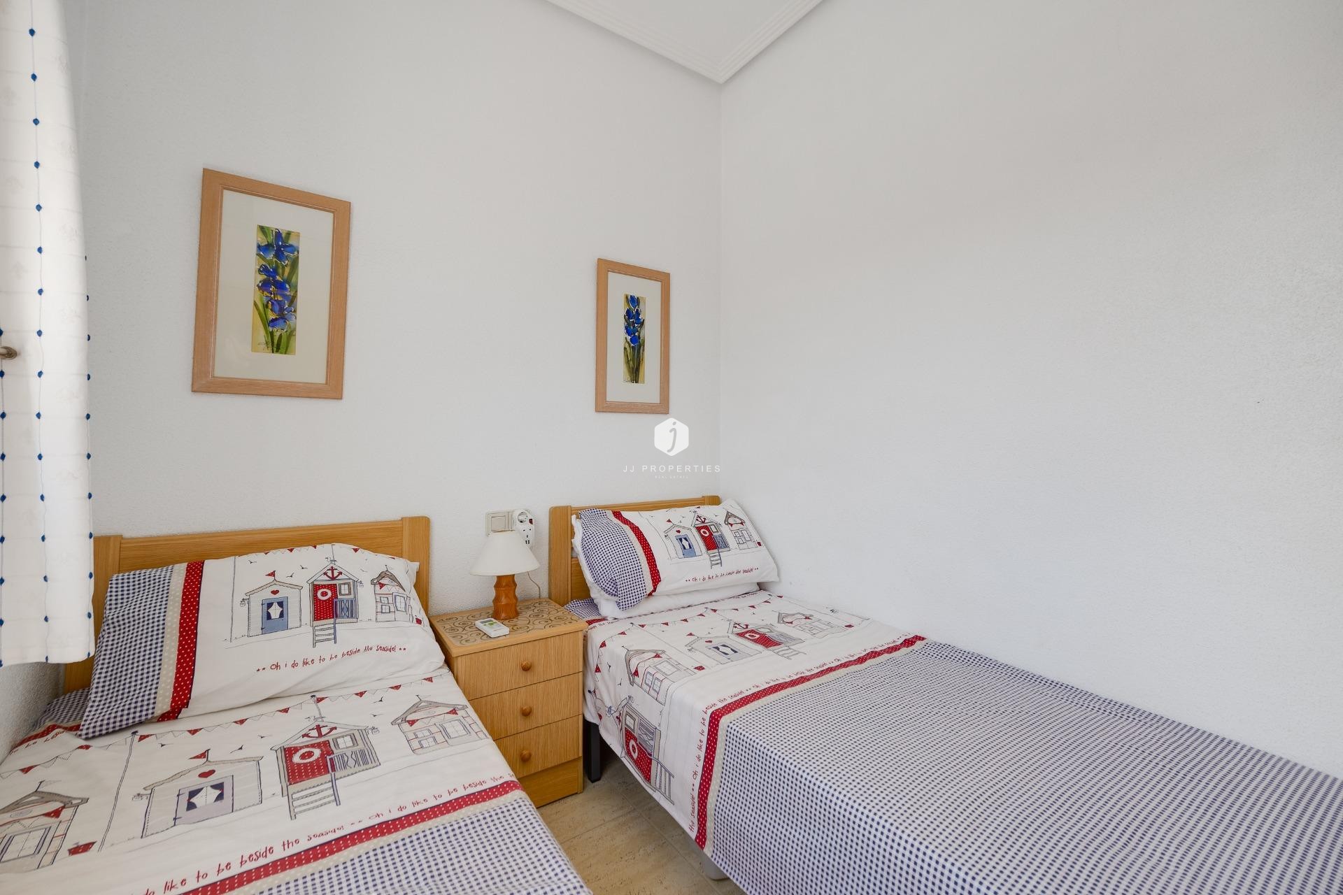D'occasion - Bungalow -
Torrevieja - aguas nuevas