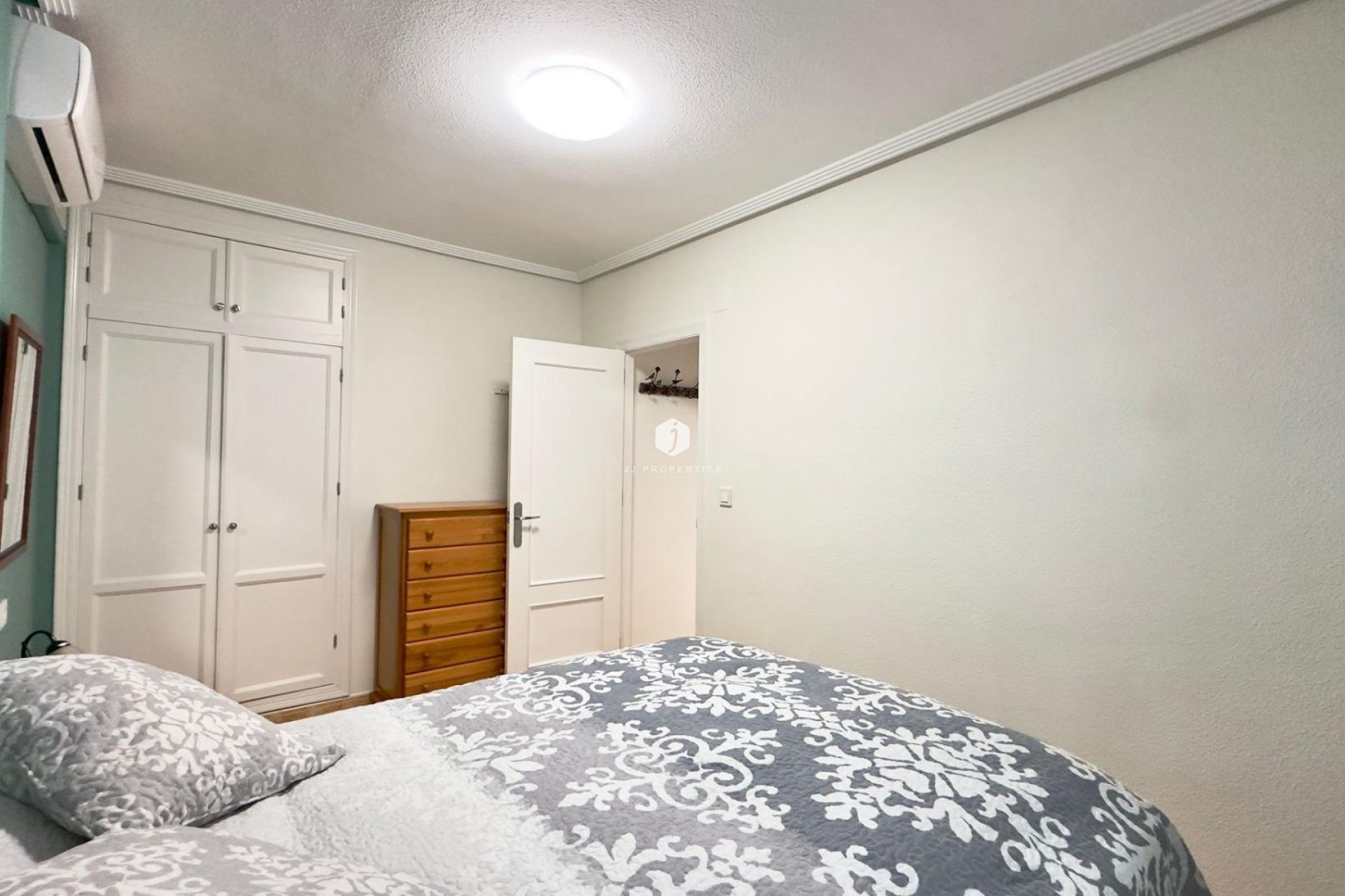 D'occasion - Bungalow -
Torrevieja - Centro