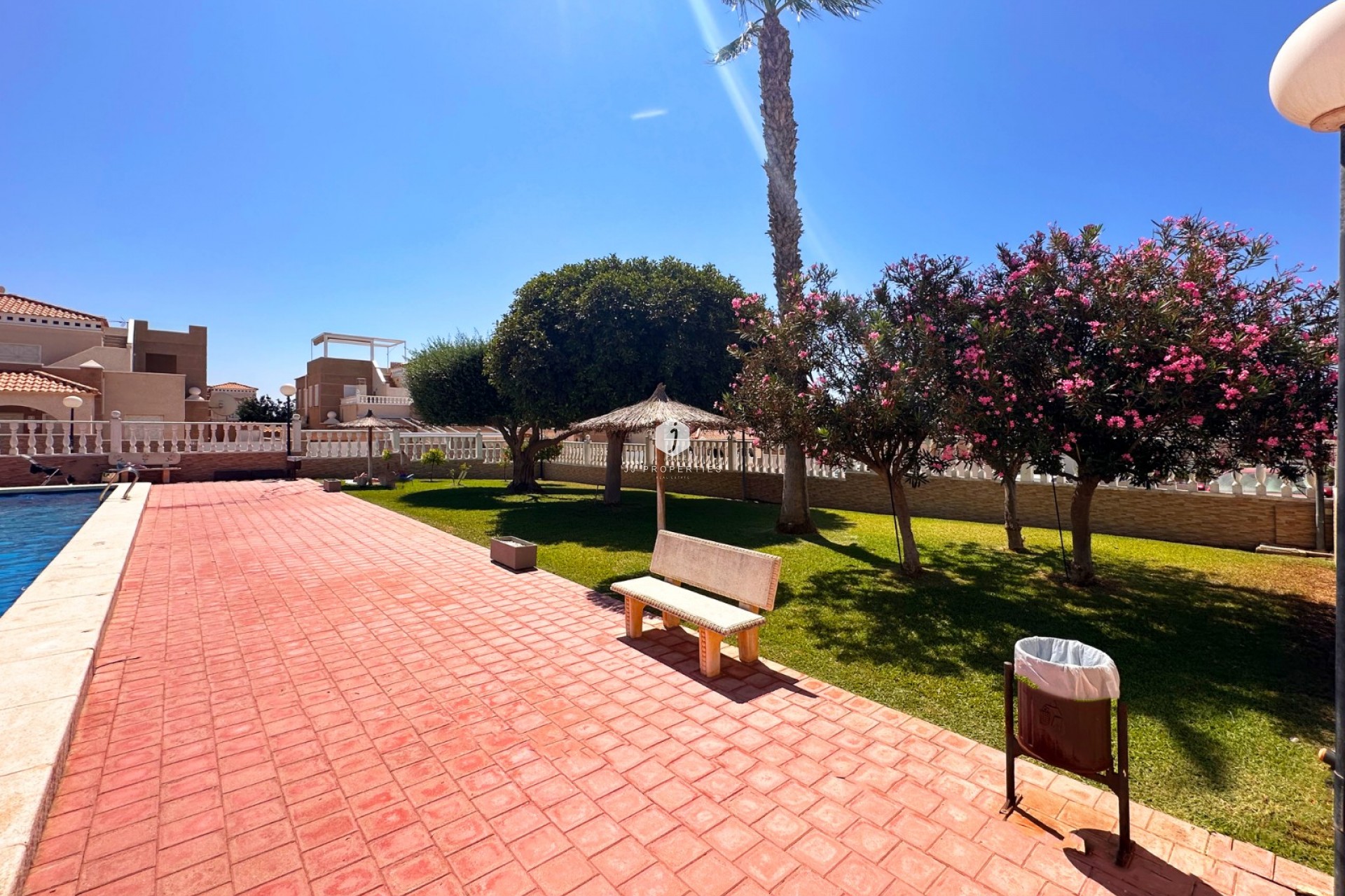 D'occasion - Bungalow -
Torrevieja - Costa Blanca