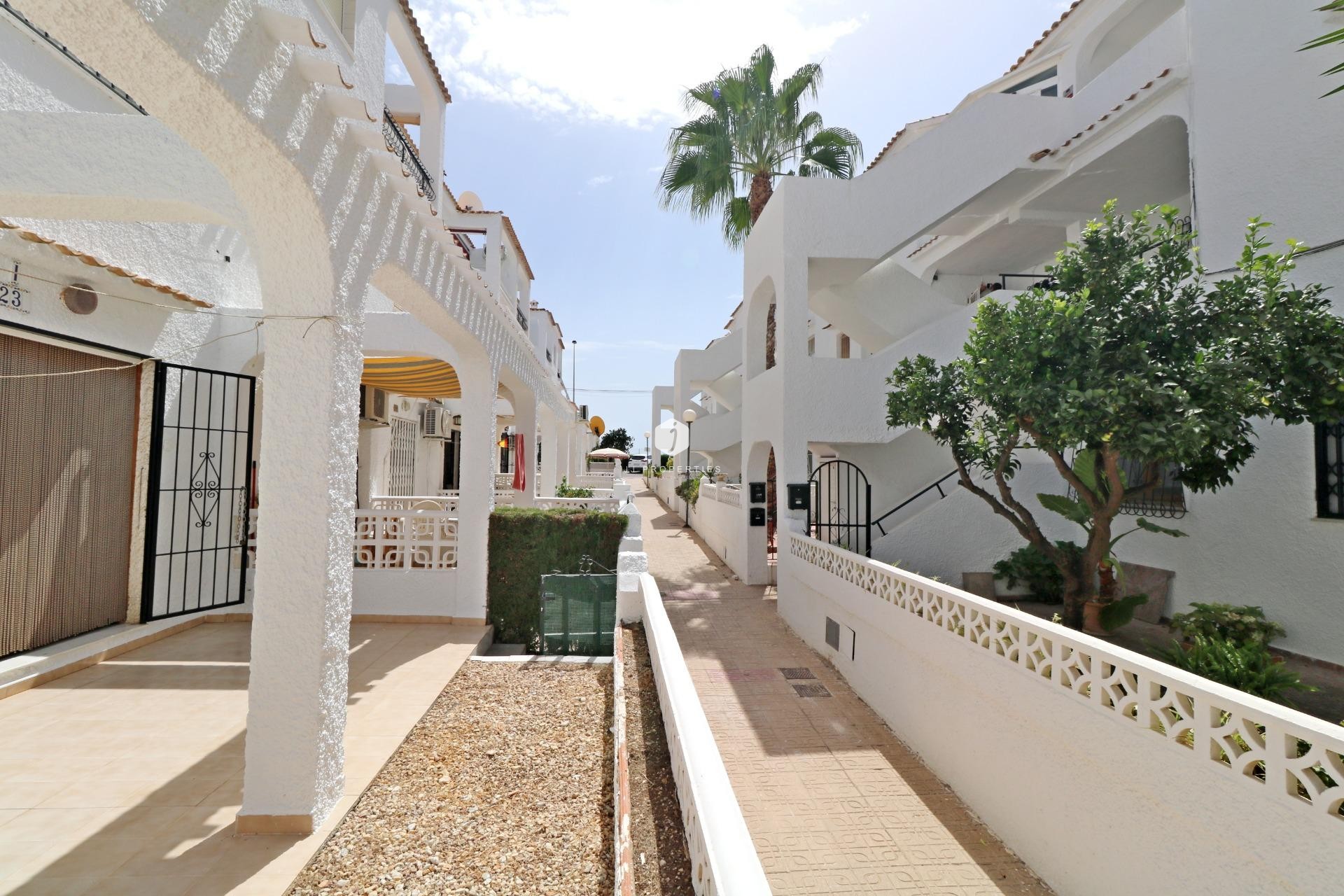 D'occasion - Bungalow -
Torrevieja - El Acequión - Los Náufragos