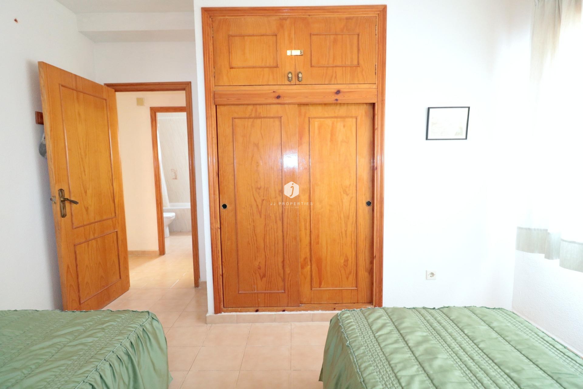 D'occasion - Bungalow -
Torrevieja - El Acequión - Los Náufragos