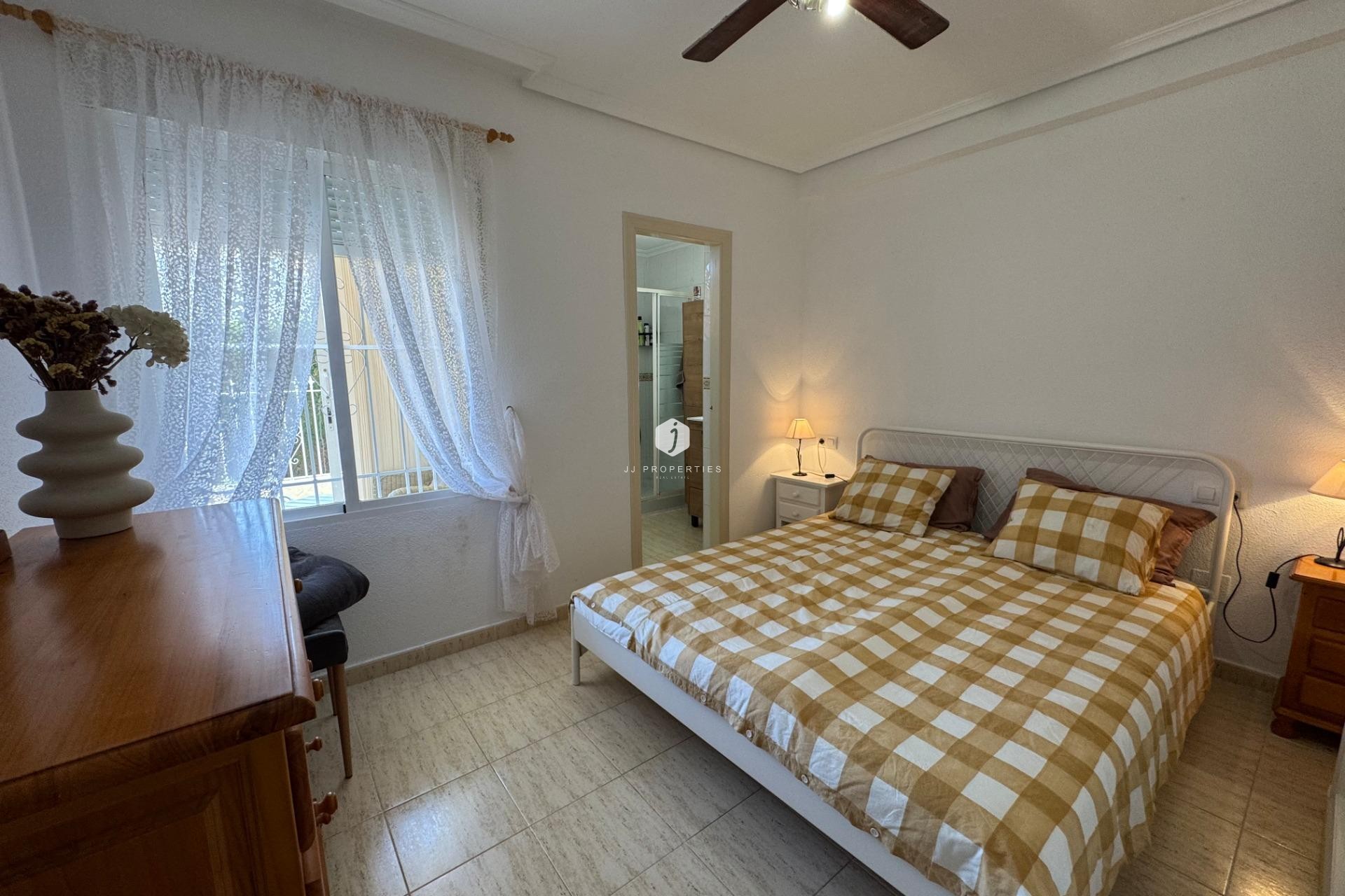 D'occasion - Bungalow -
Torrevieja - La Siesta - El Salado - Torreta