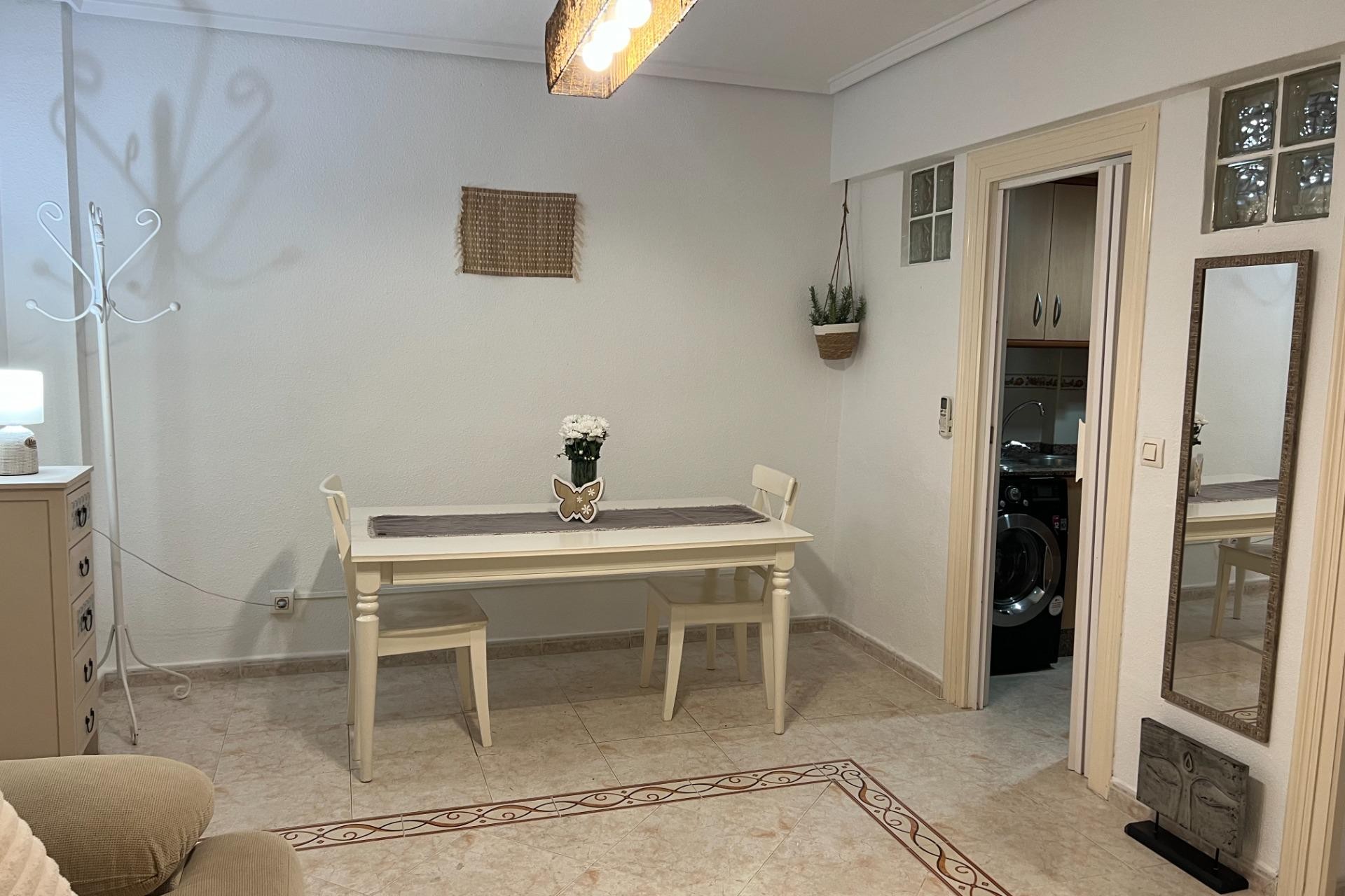 D'occasion - Bungalow -
Torrevieja - Nueva Torrevieja