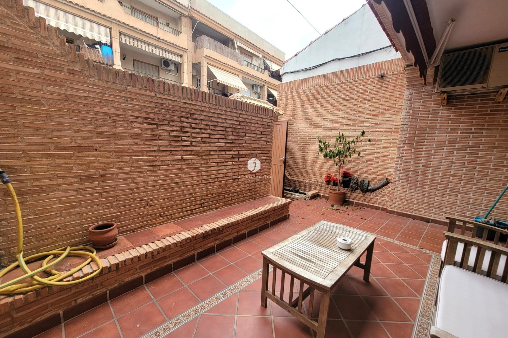 D'occasion - Bungalow -
Torrevieja - Playa de los Locos