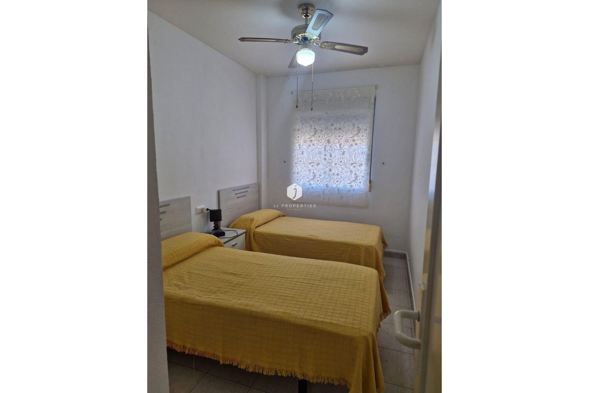 D'occasion - Bungalow -
Torrevieja - Playa de los Naufragos