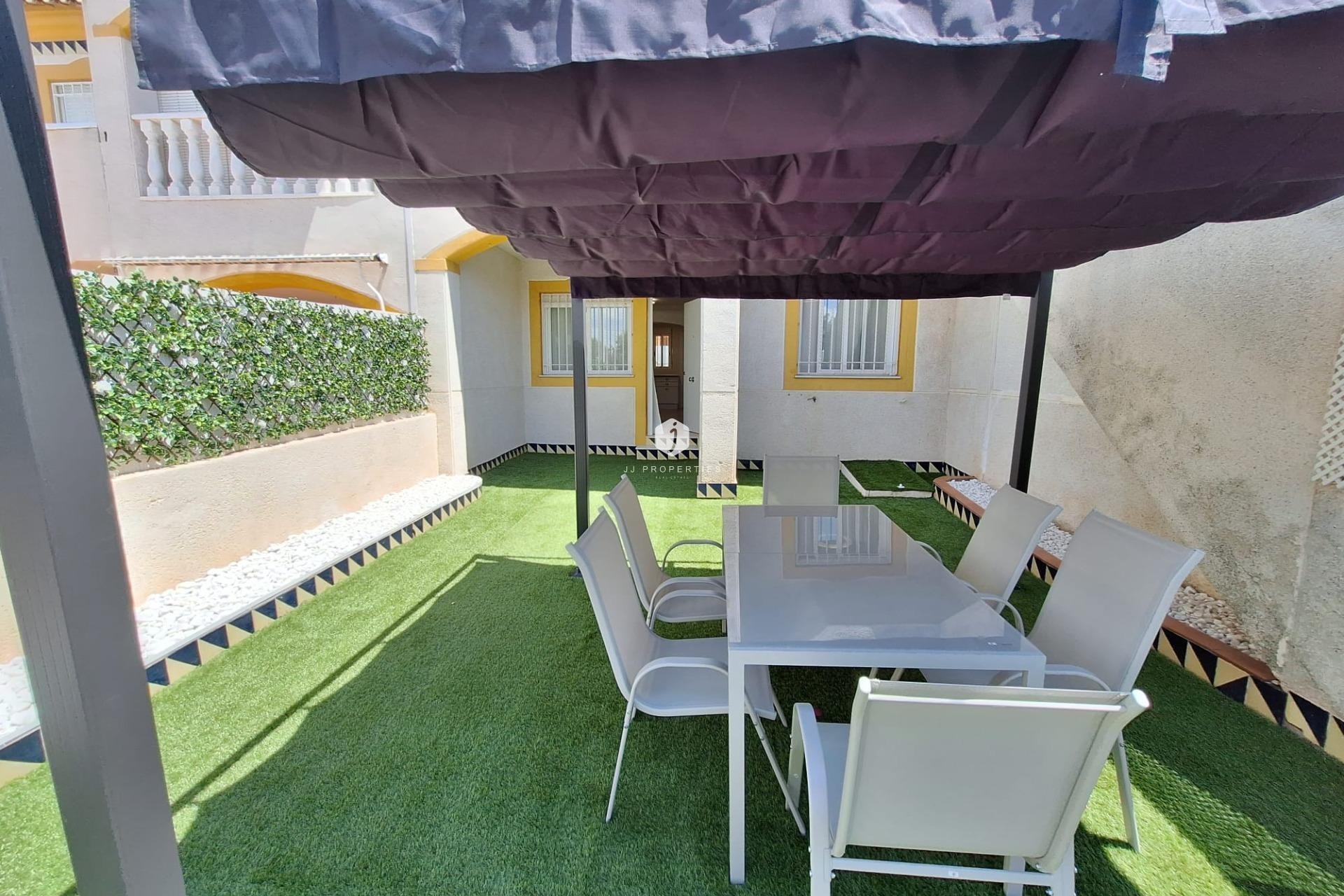 D'occasion - Bungalow -
Torrevieja - Sector 25