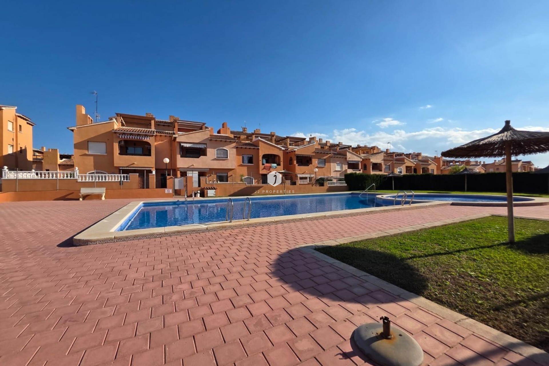 D'occasion - Bungalow -
Torrevieja - Zona Los Frutales