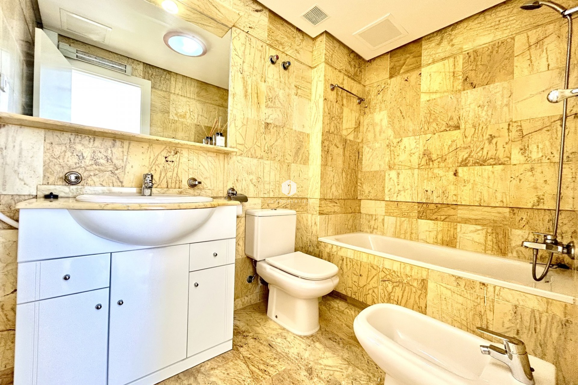 D'occasion - Chalet -
Cabo Roig - Costa Blanca