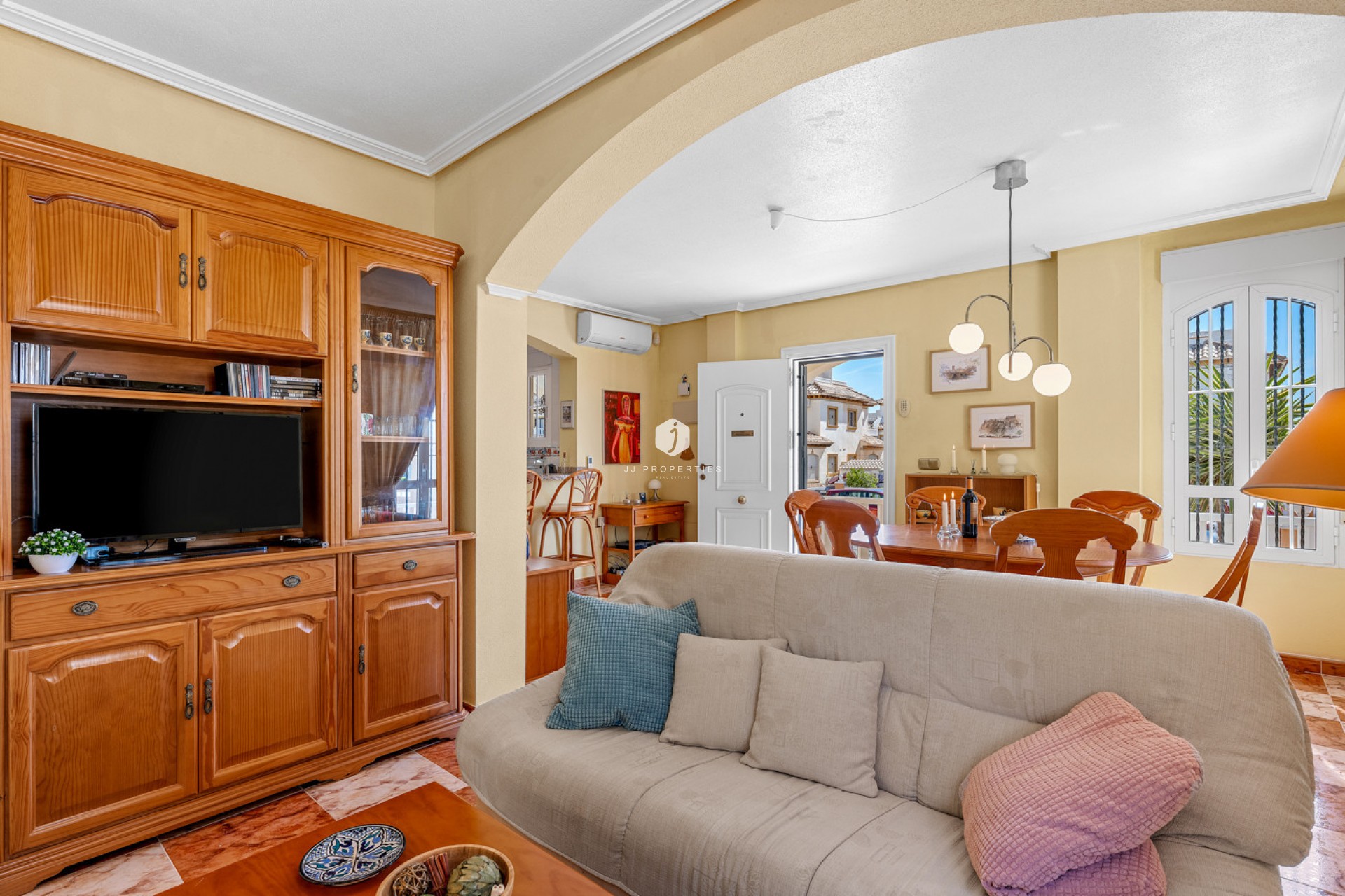 D'occasion - Chalet -
Cabo Roig - Costa Blanca