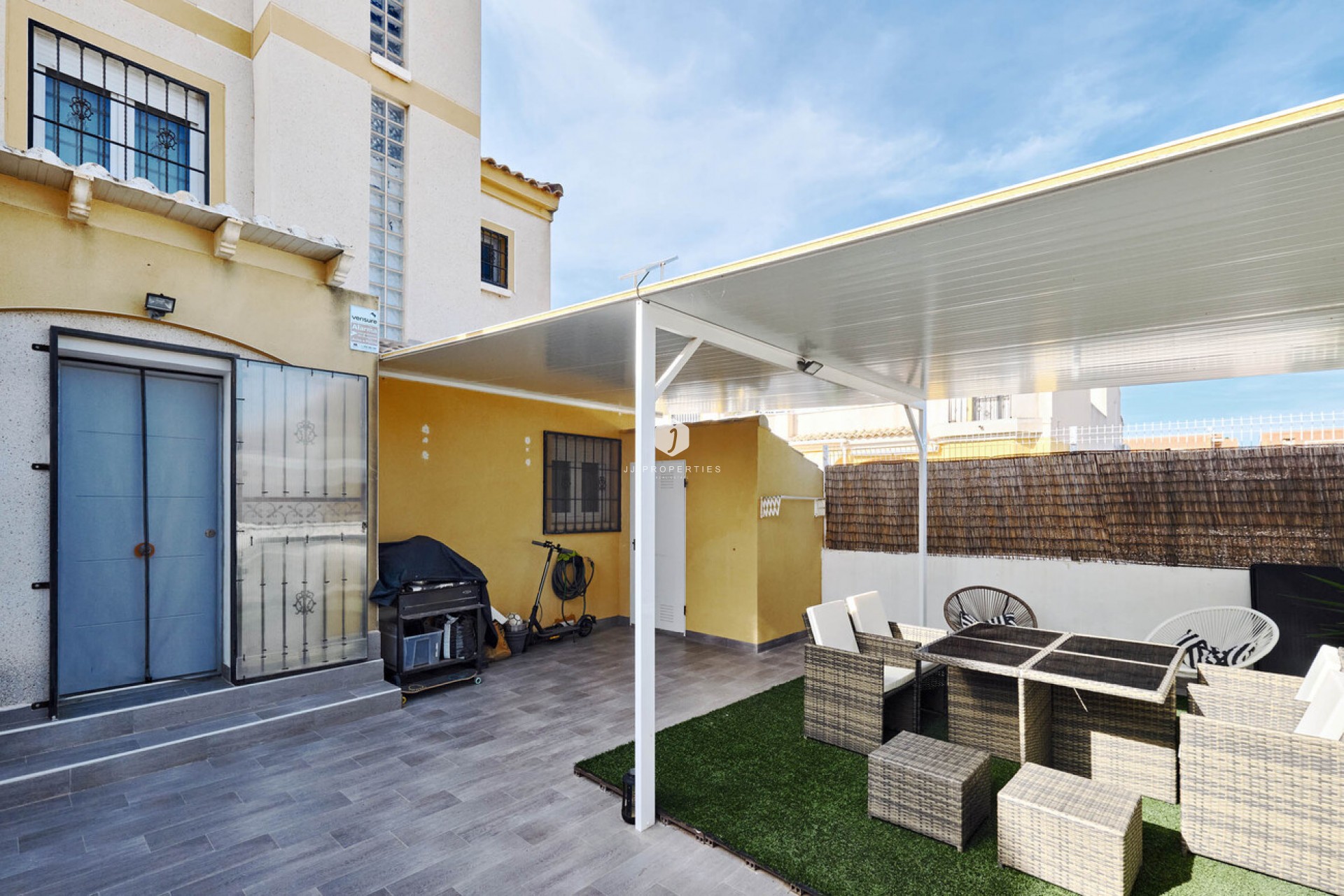 D'occasion - Chalet -
Guardamar del Segura - El Raso