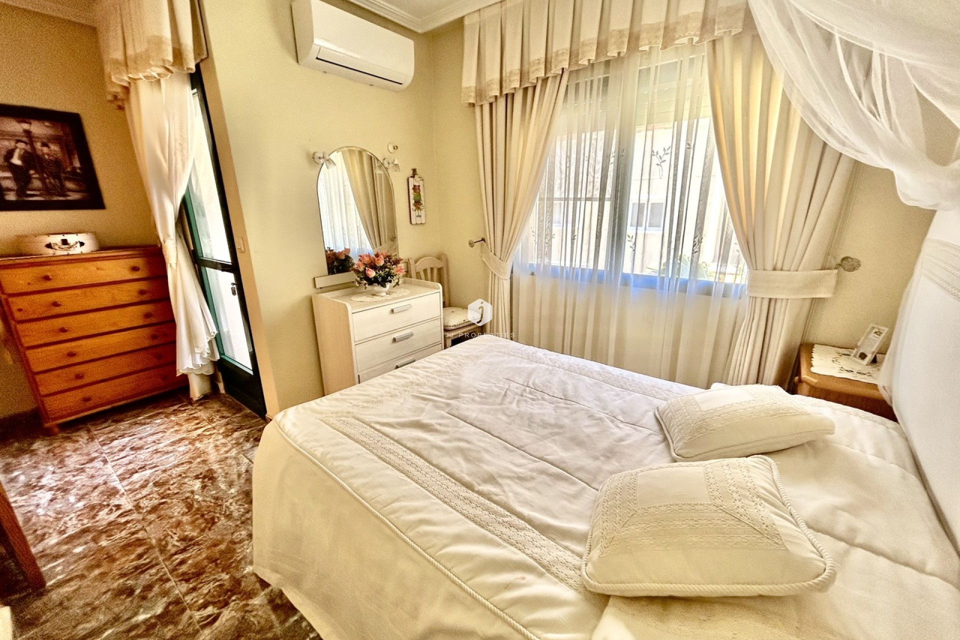 D'occasion - Chalet -
La Zenia - Costa Blanca