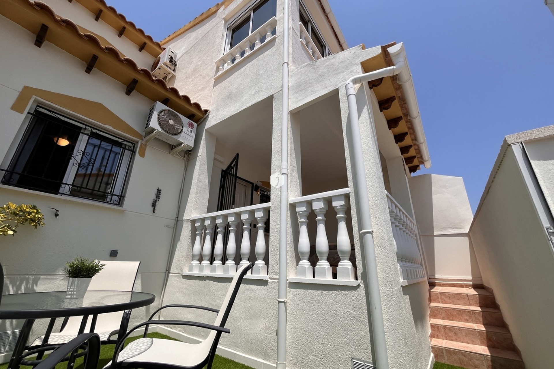 D'occasion - Chalet -
Los Altos - Costa Blanca