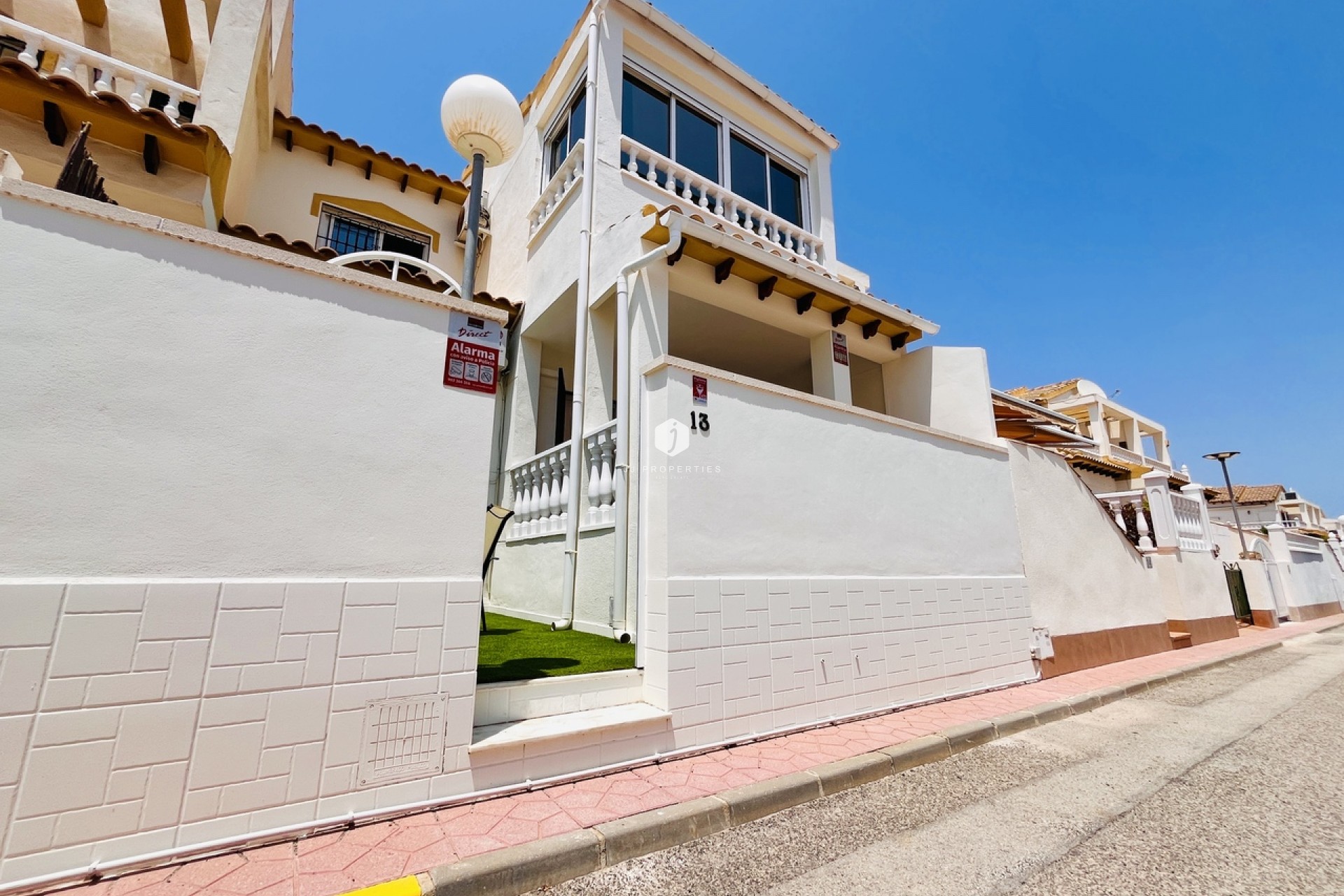 D'occasion - Chalet -
Los Altos - Costa Blanca