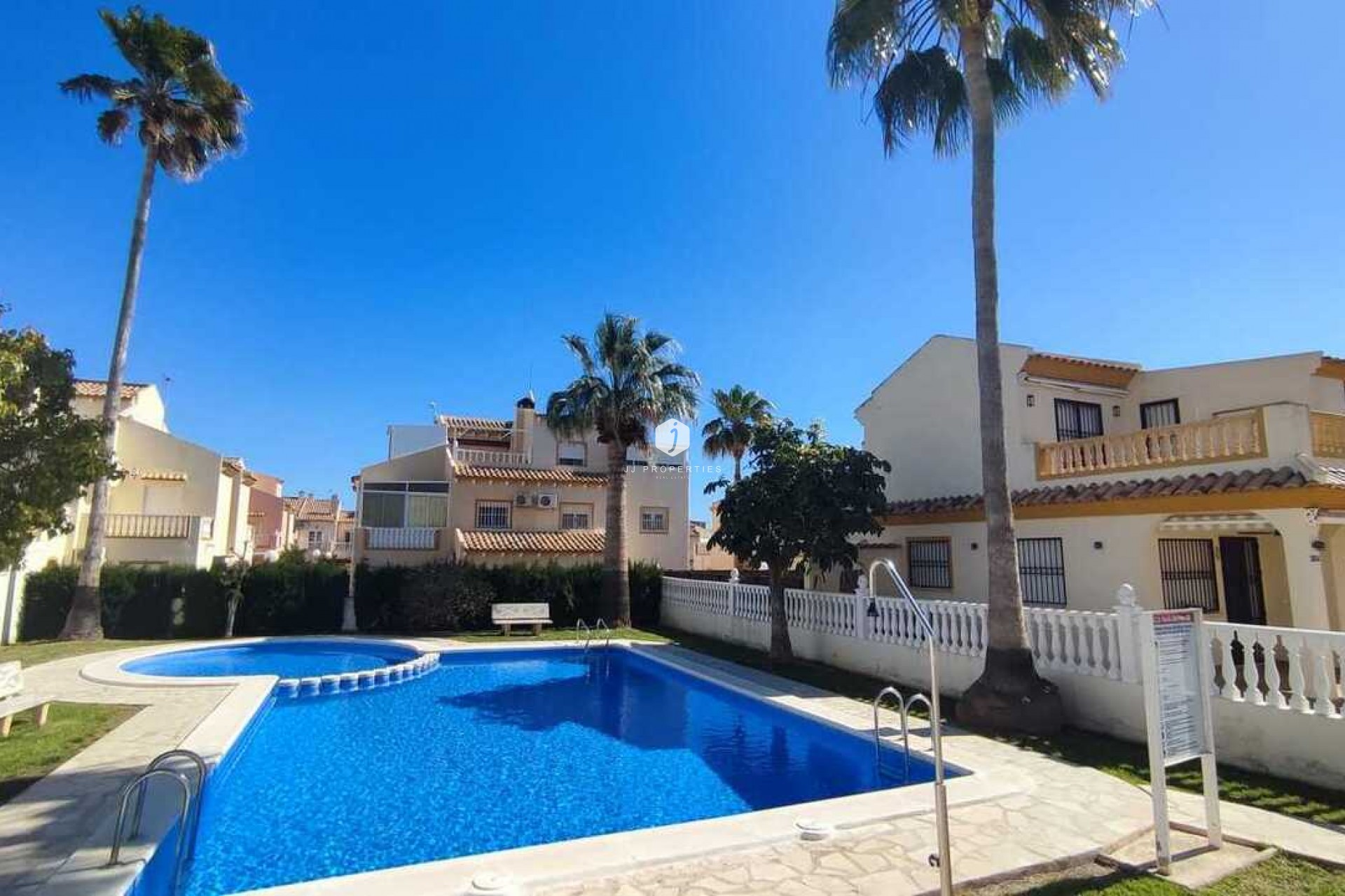 D'occasion - Chalet -
Playa Flamenca - Costa Blanca