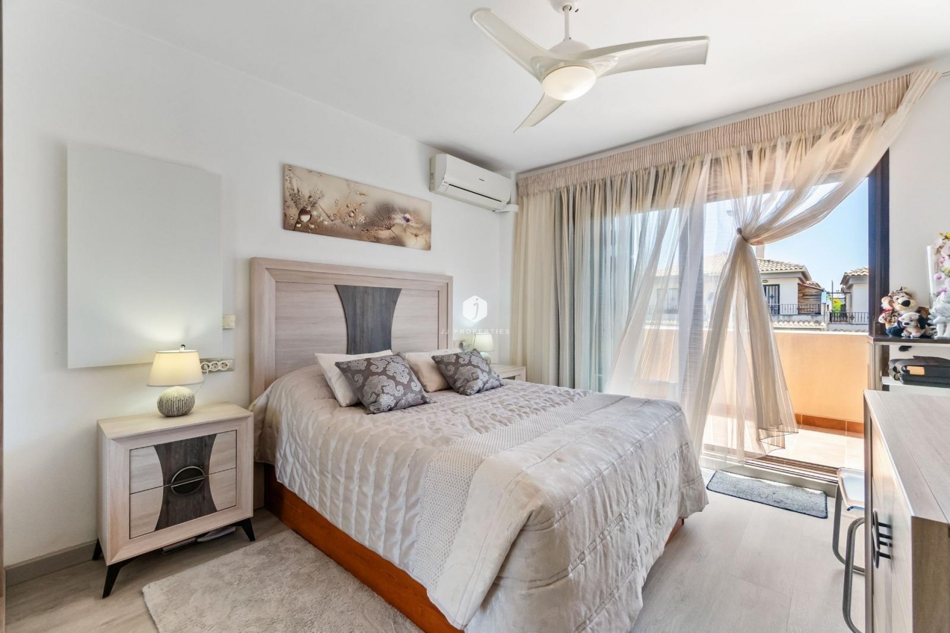 D'occasion - Chalet -
Torrevieja - aguas nuevas