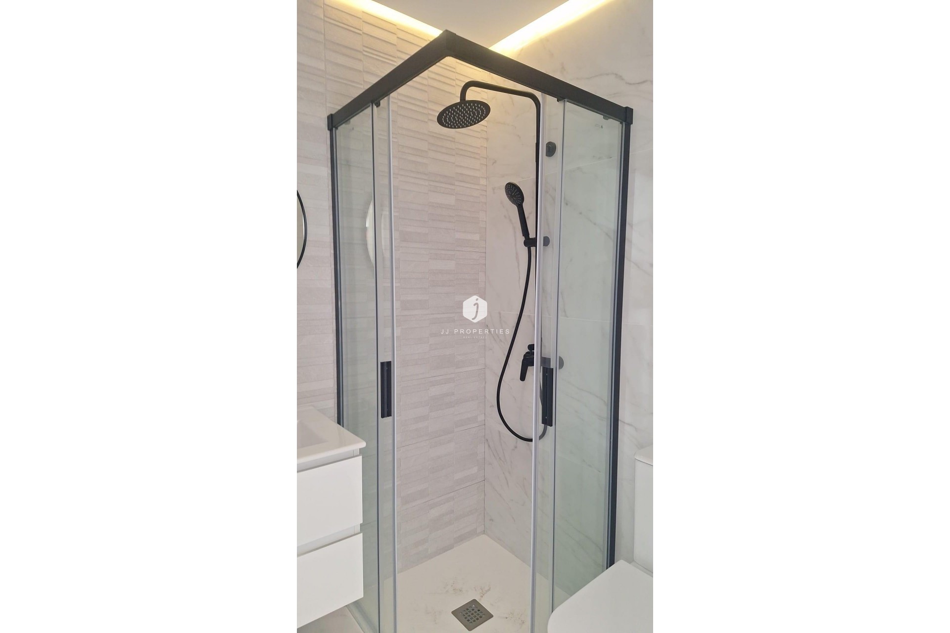 D'occasion - Chalet -
Torrevieja - aguas nuevas