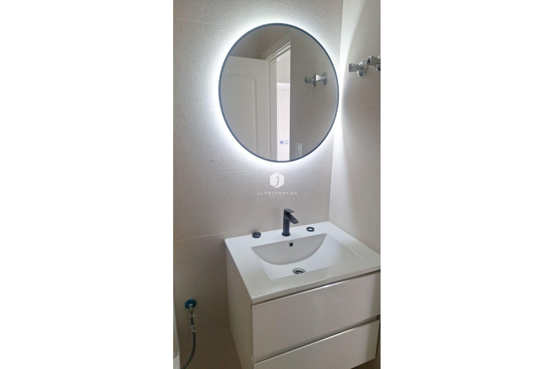 D'occasion - Chalet -
Torrevieja - aguas nuevas