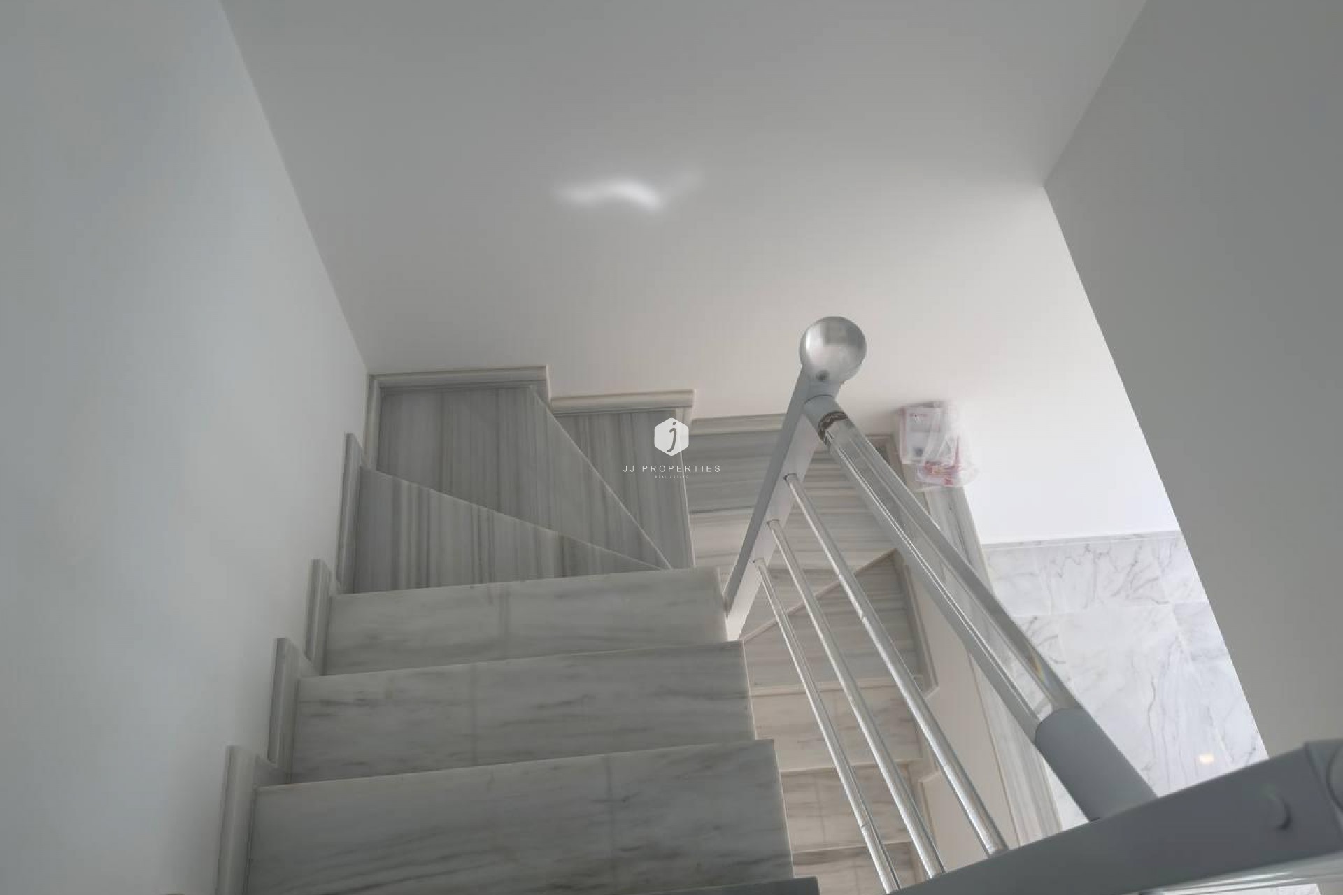 D'occasion - Chalet -
Torrevieja - aguas nuevas