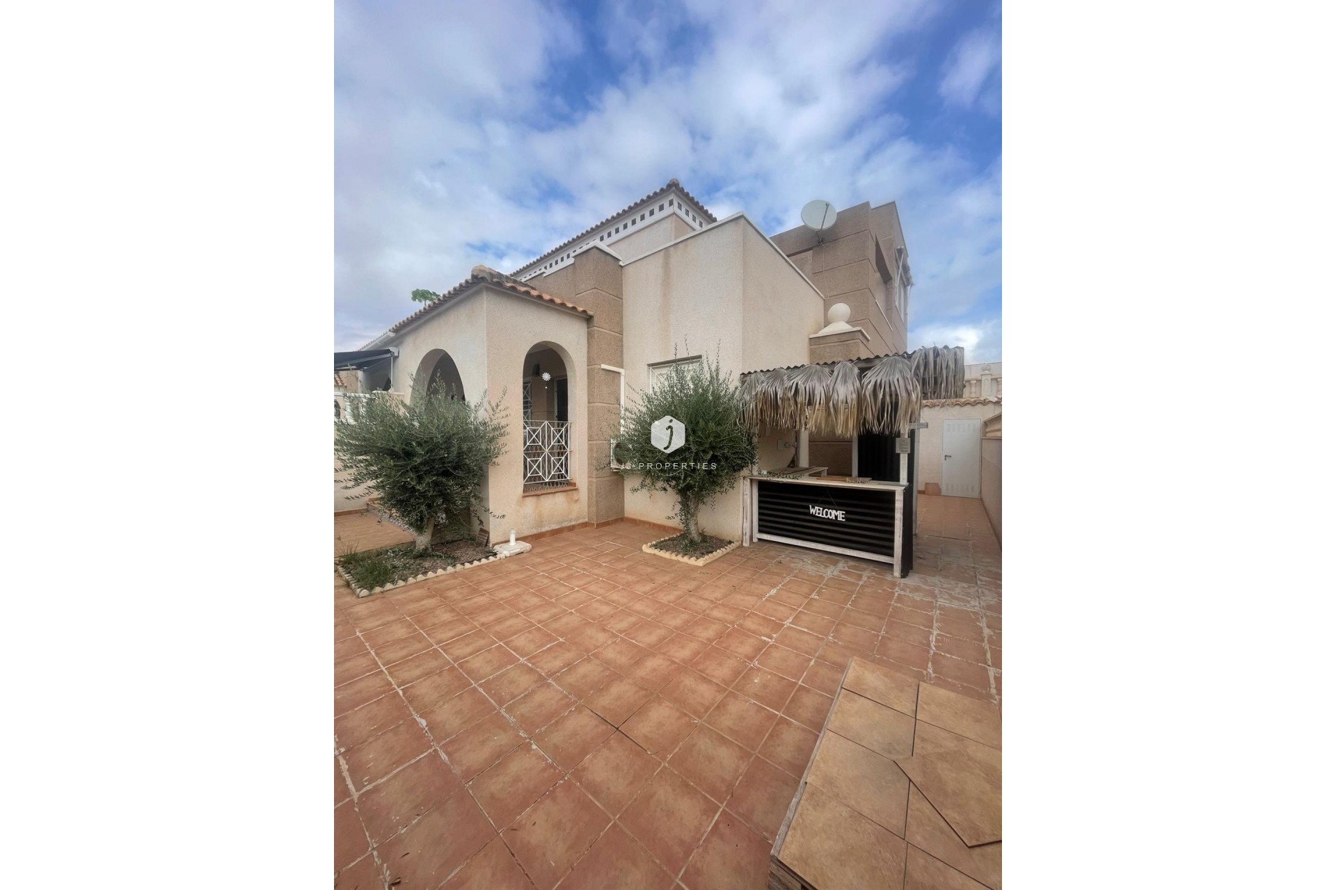 D'occasion - Chalet -
Torrevieja - aguas nuevas